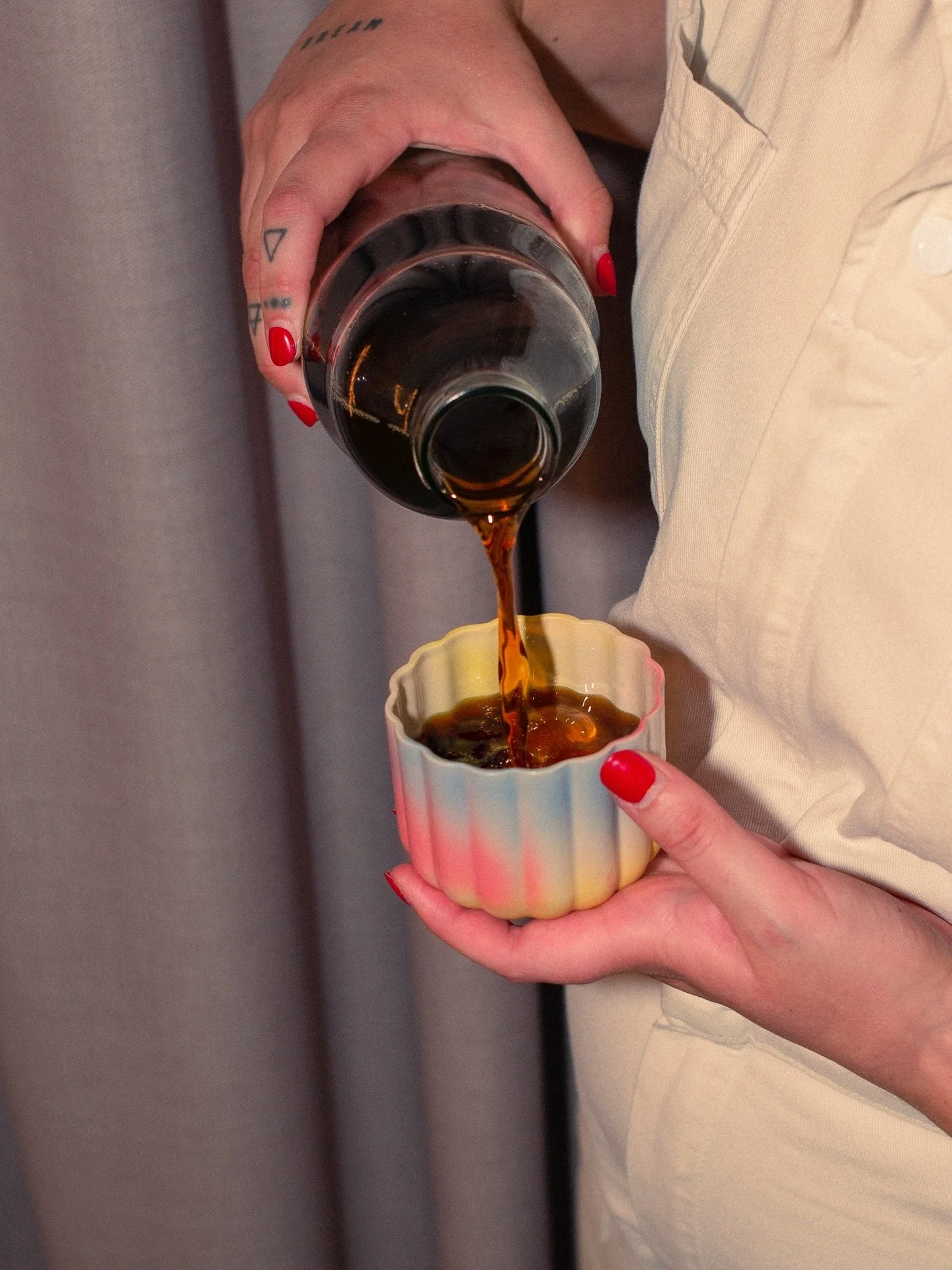 Cold brew season starts now 🤝 am besten serviert im CLOUD CUP. Diese Woche bin ich endlich das erste Mal im Studio und produziere neue Cups f&uuml;r euch. Ich glaube ich hab&rsquo;s noch nie gesagt und eigentlich hat man ja alle Kinder gleich lieb, 