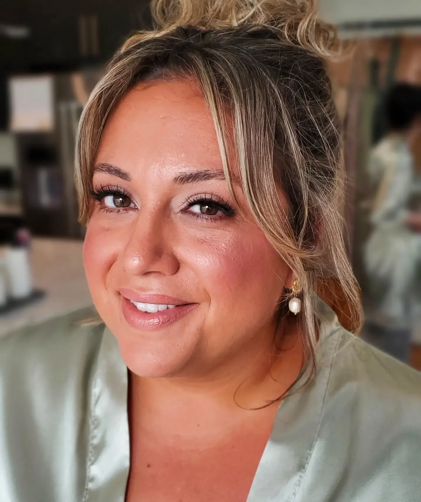 Loved creating this soft glowy glam for my bridal party yesterday. 

Hair @nicole.doesmyhair 
Tan @skinestheticsxgd 
Makeup @_danielle.a.artistry 

#kamloopsweddingmakeupartist #kamloopsbridalartist #bcweddings #bcmakeupartist #bridalartist