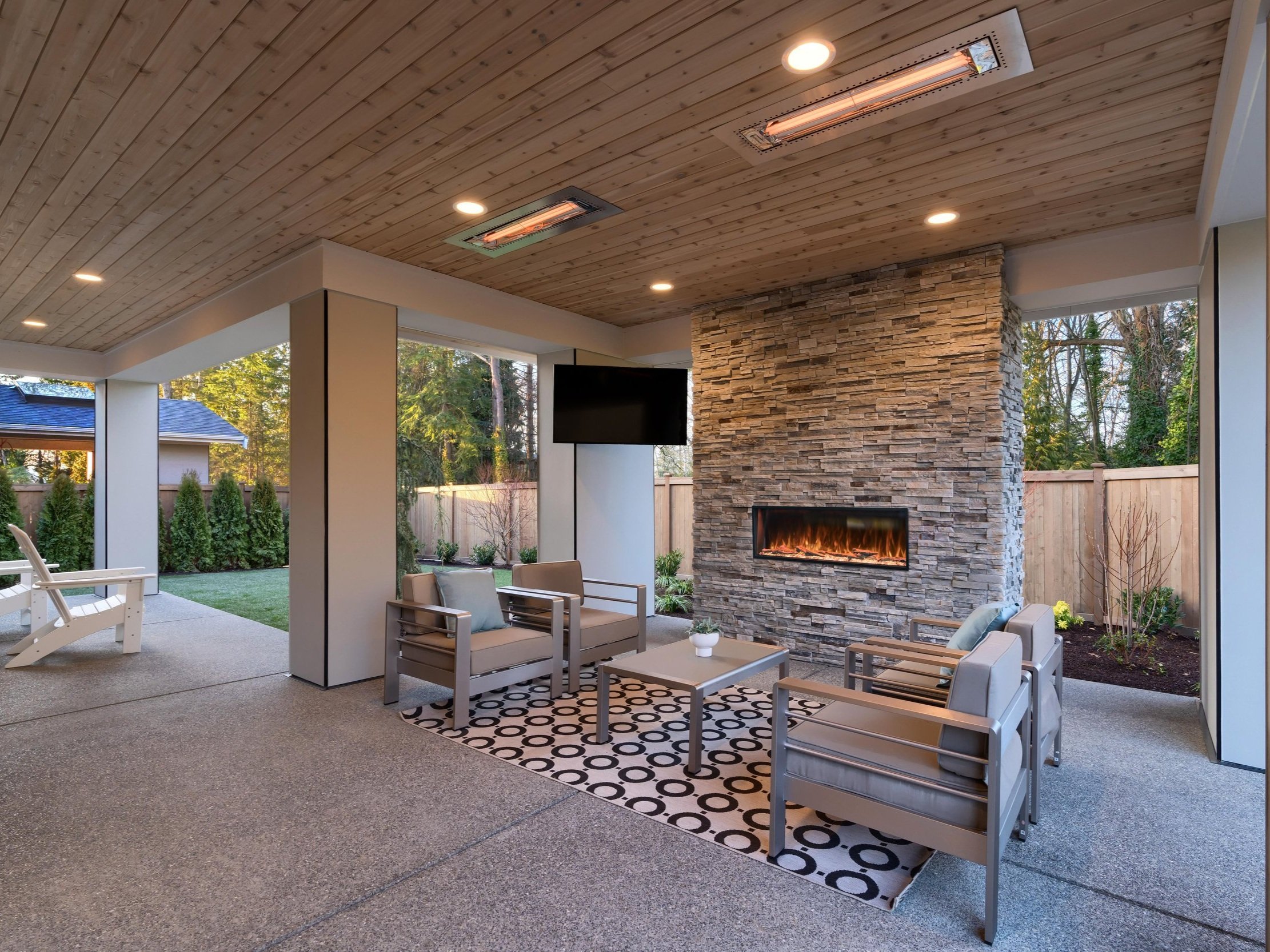 LPS+56+OUTDOOR+PATIO.jpg