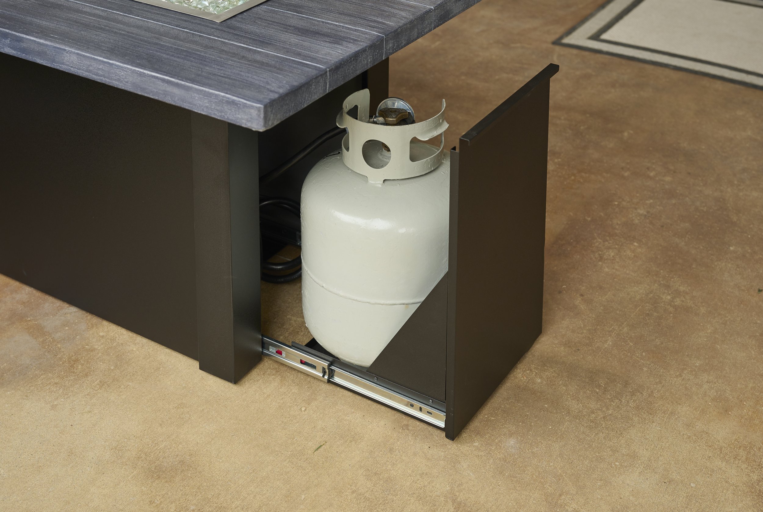 HWGB-1242-K_TankDrawer_lifestyle.jpg