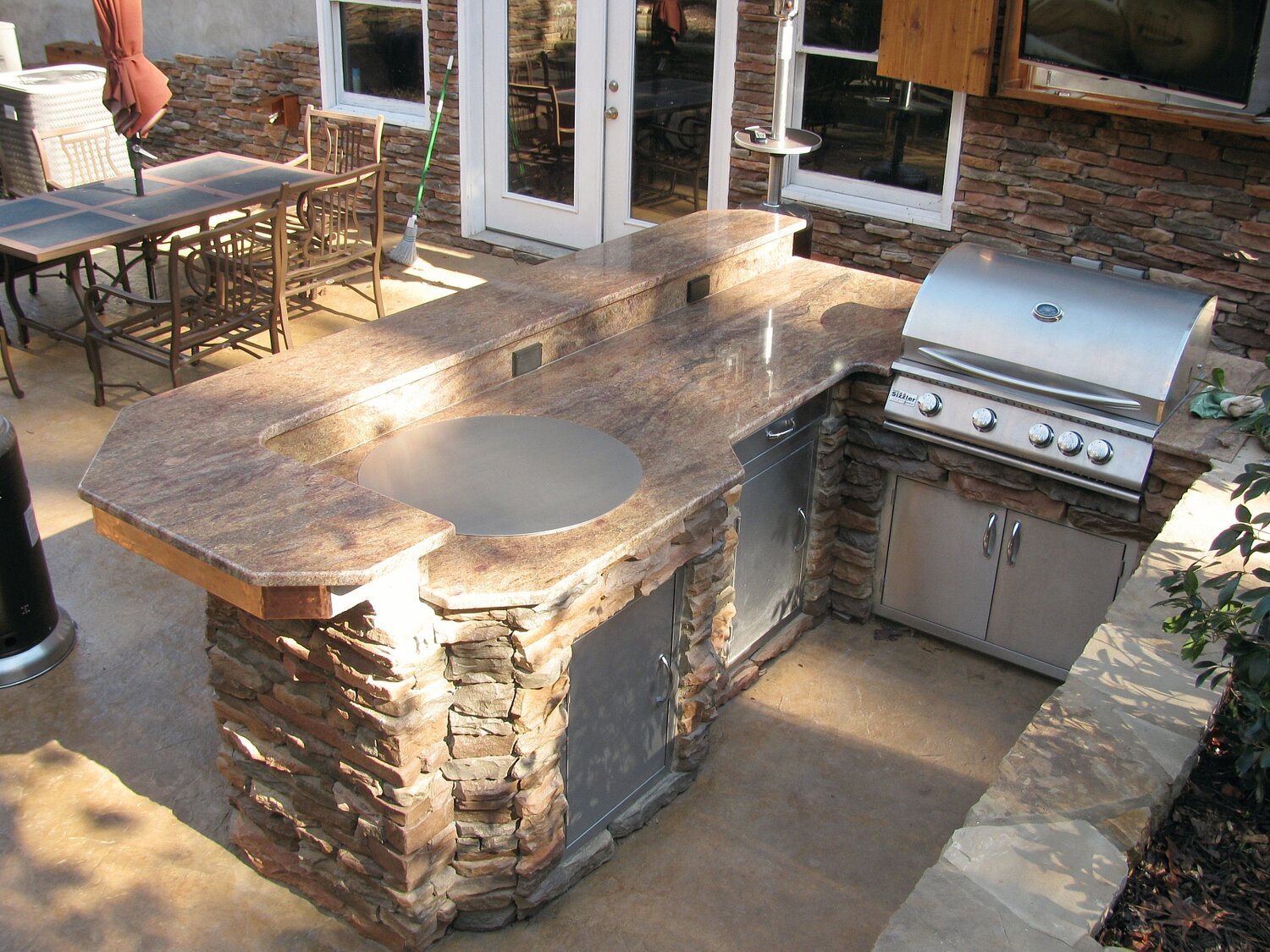 teppanyaki+grill+built+in+griddle+cooktop+MO70+cookndine4+outdoor+kitchen.jpg