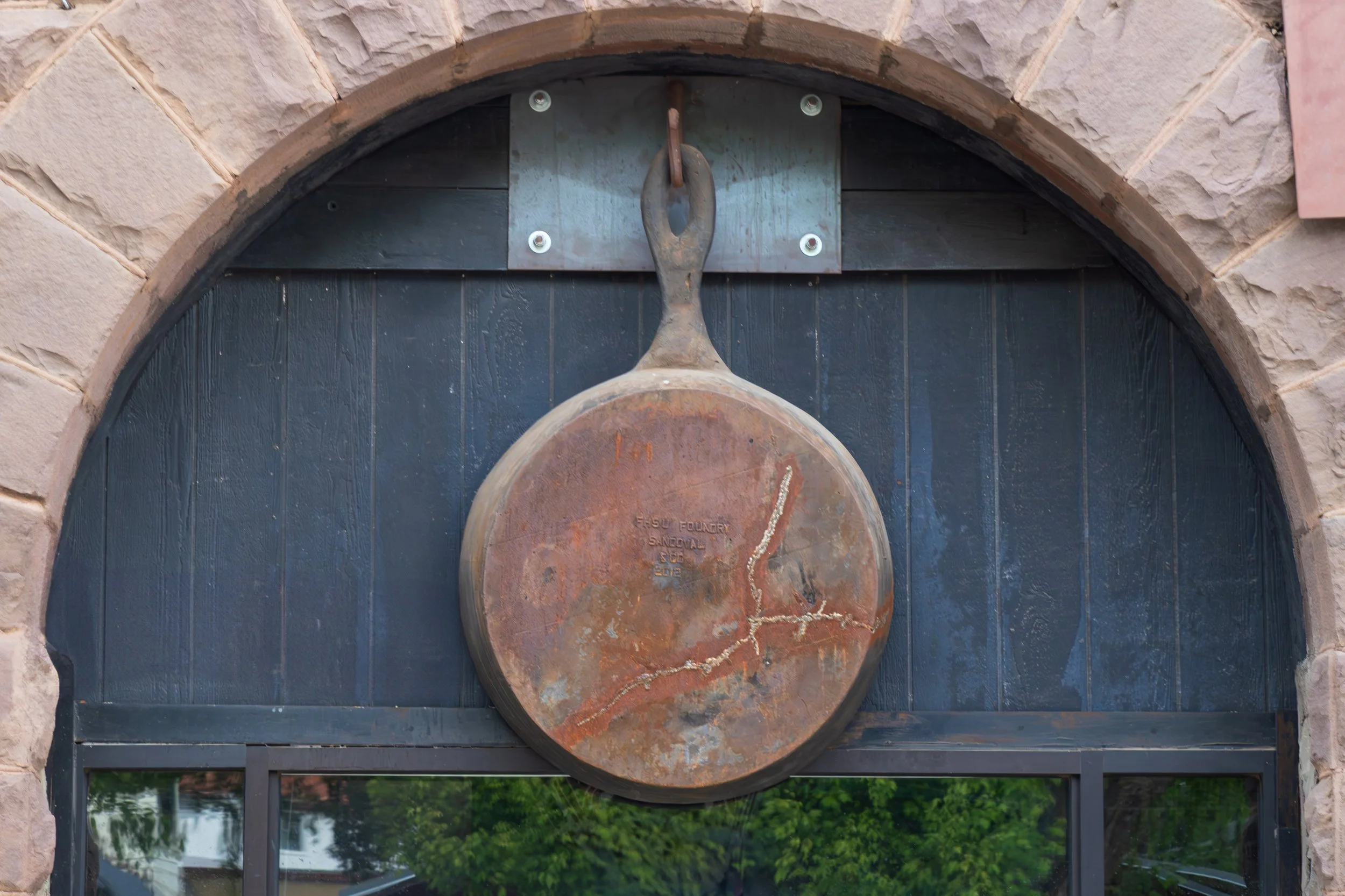 the giant skillet over the entrance to the skillet restaurant