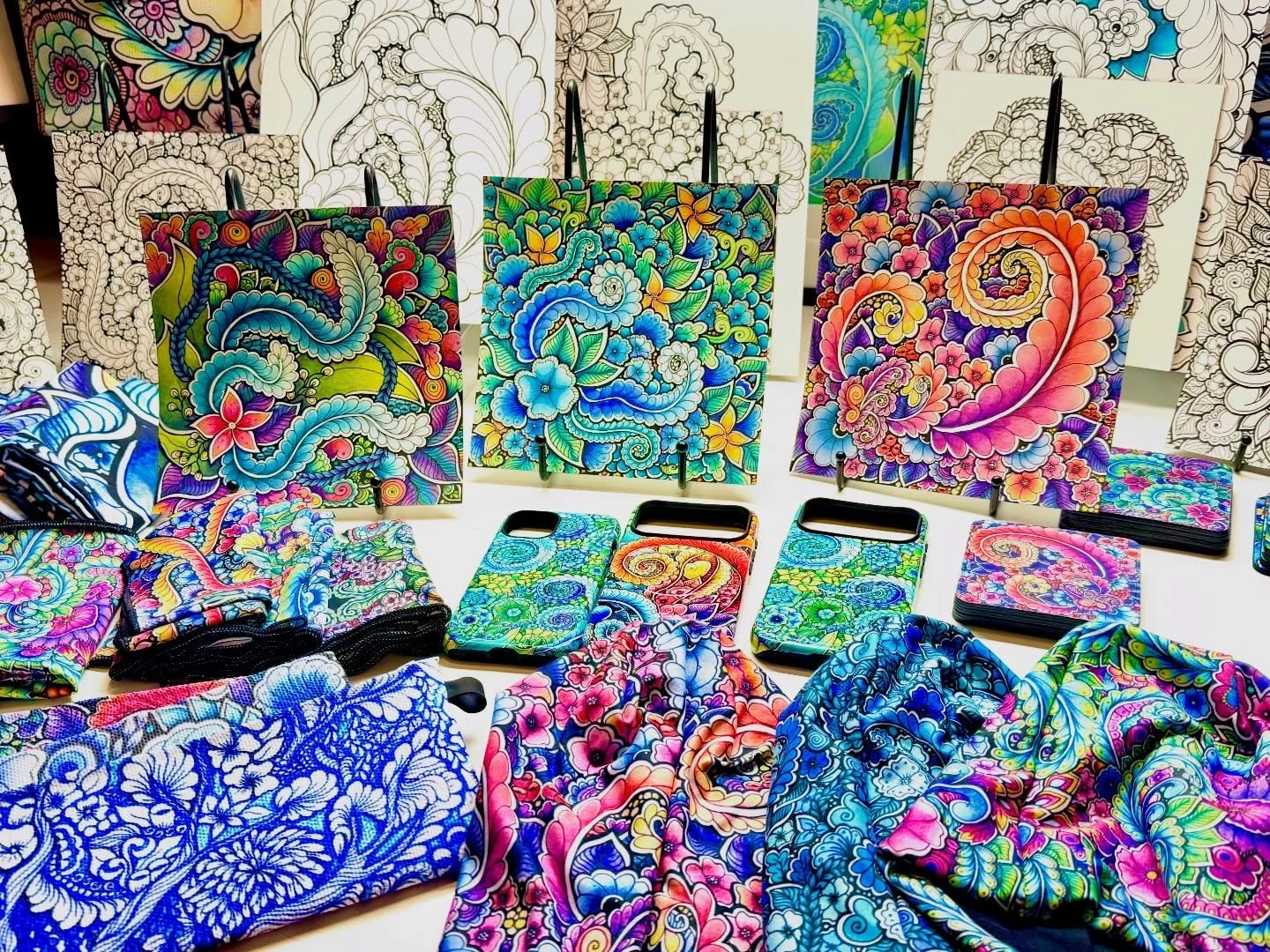 I&rsquo;ve had a nice long break, and now I&rsquo;m itching to get to my first market of the new year! I&rsquo;ve got some brand new designs in scarves, purses, bags and leggings, and I&rsquo;m excited to bring it all with me to @wholly_handmade this