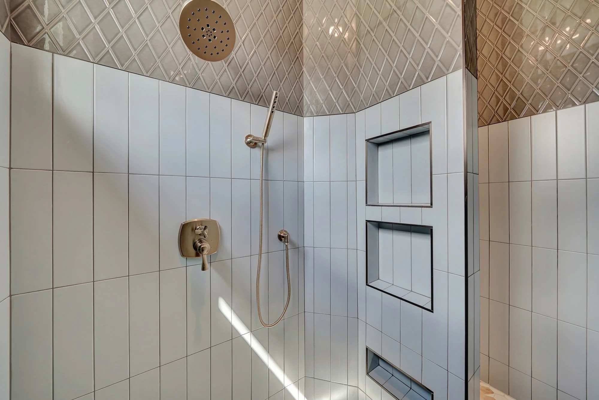 18604 Hazelnut Cir-14.jpeg