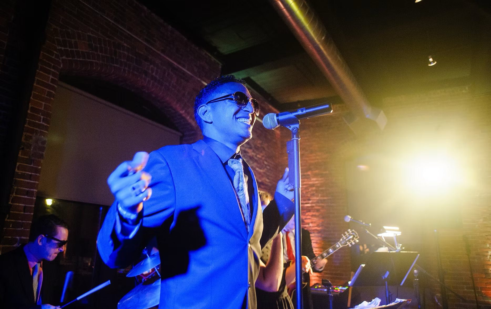 Band vs. DJ for Your Wedding: How to Choose the Right Entertainment