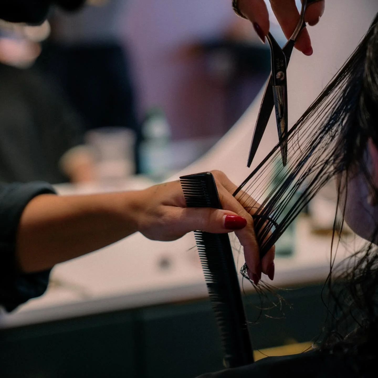 A little precision, a lot of passion, and the perfect cut.
.
📸 @lilymccarthyphotography