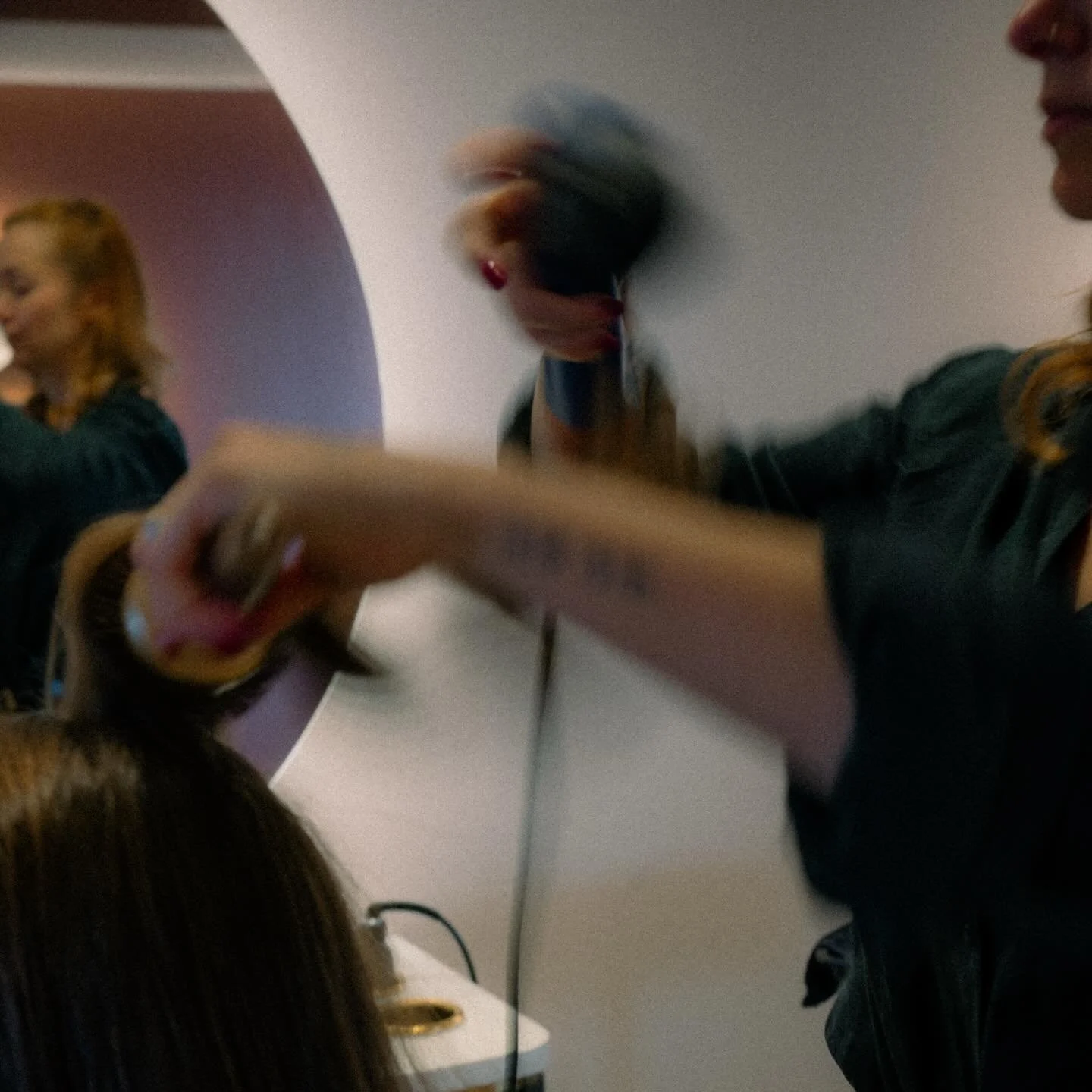 Level Beauty Collective
Where skill meets calm energy
We can&rsquo;t wait to have you in our chair.
.
Book today!