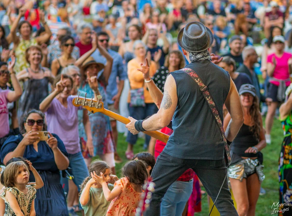 People dancing to Nite Wave at Volunteer Park during a 2025 Summer Series Concert(c) Merrill Images