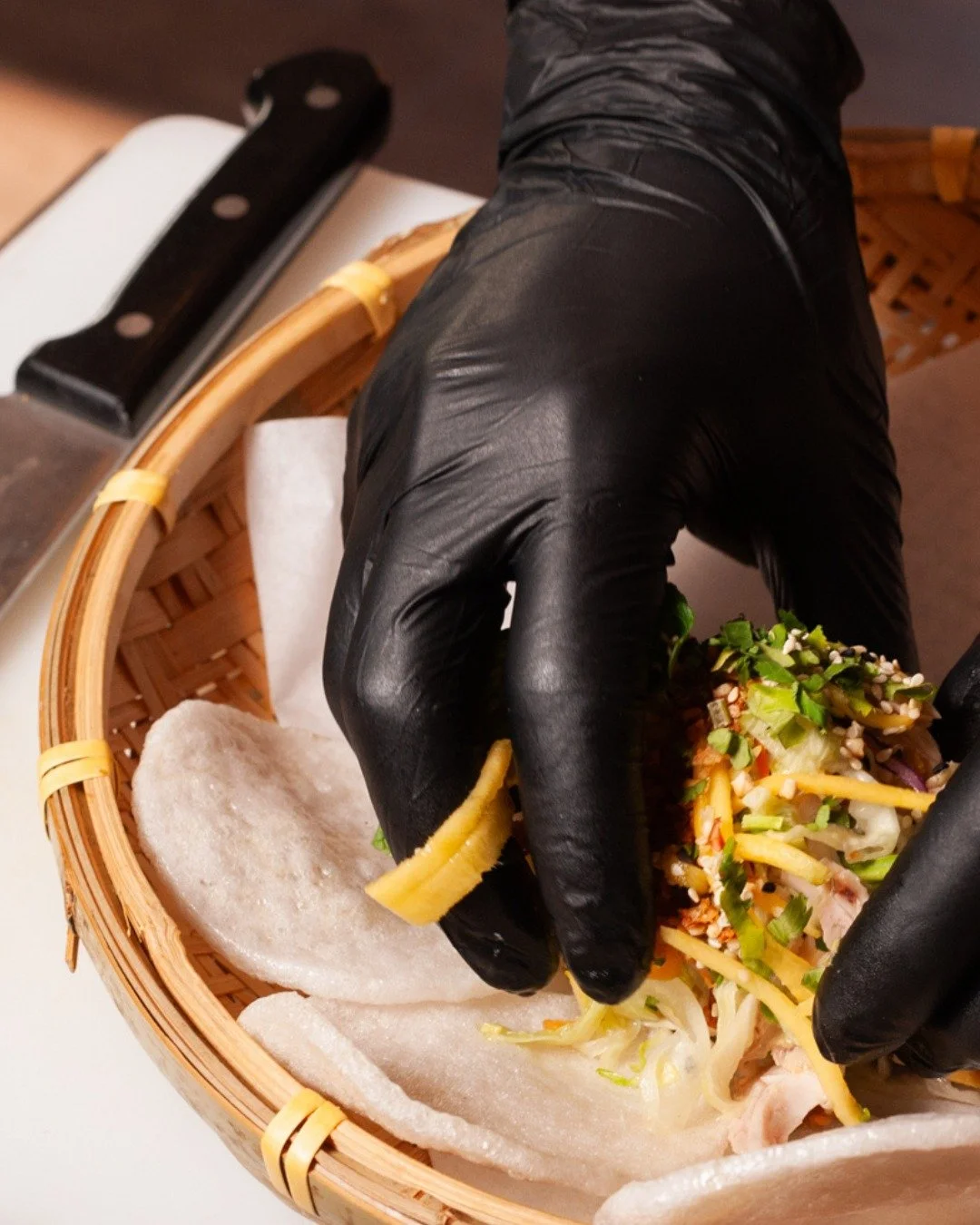 Ogni piatto nasce da mani attente e ingredienti freschi.
La nostra cucina &egrave; fatta di passione, tradizione e un tocco di creativit&agrave; vietnamita. 🇻🇳

📍 Pho Viet &ndash; Via Marco Roncioni, 150, Prato
📞 3881062181

#PhoViet #CucinaVietn
