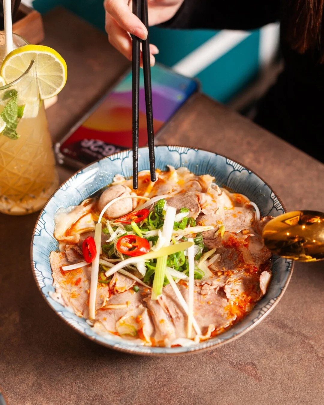 Il nostro pho speziato &egrave; la scelta perfetta per chi ama i sapori intensi: brodo ricco, carne tenera e il tocco deciso del peperoncino.
Un piatto che accende i sensi! 🌶️✨

📍 Pho Viet &ndash; Via Marco Roncioni, 150, Prato
📞 3881062181

#PhoV