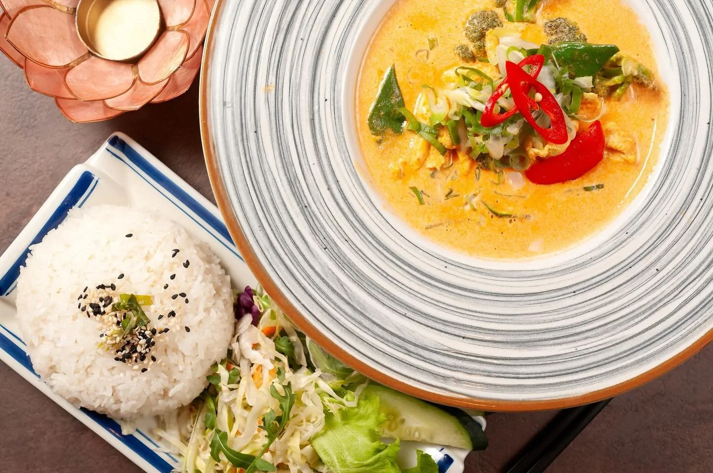 Caldo e cremoso, dal gusto intenso. 🍛✨
C&agrave; ri g&agrave; &ndash; riso bianco con pollo al curry.
Profumato e avvolgente, perfetto da gustare con calma. 🇻🇳

📍Pho Viet - Via Marco Roncioni, 150, Prato
📞3881062181

#PhoViet #AsianFood #PratoFo