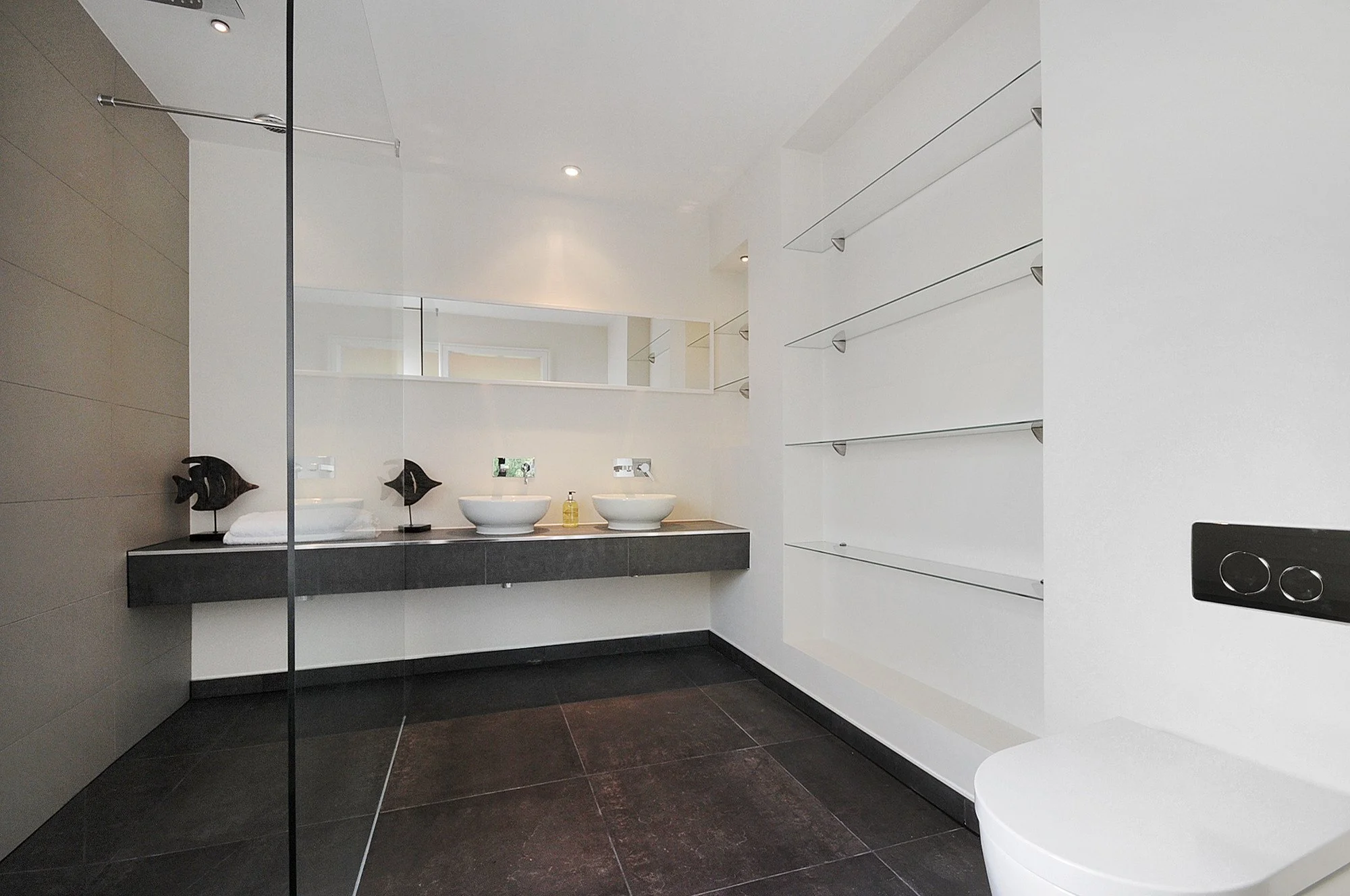 13117 - RHSP - 17 ALBANY ROAD, GU51 - BATHROOM 2-lpr.JPG