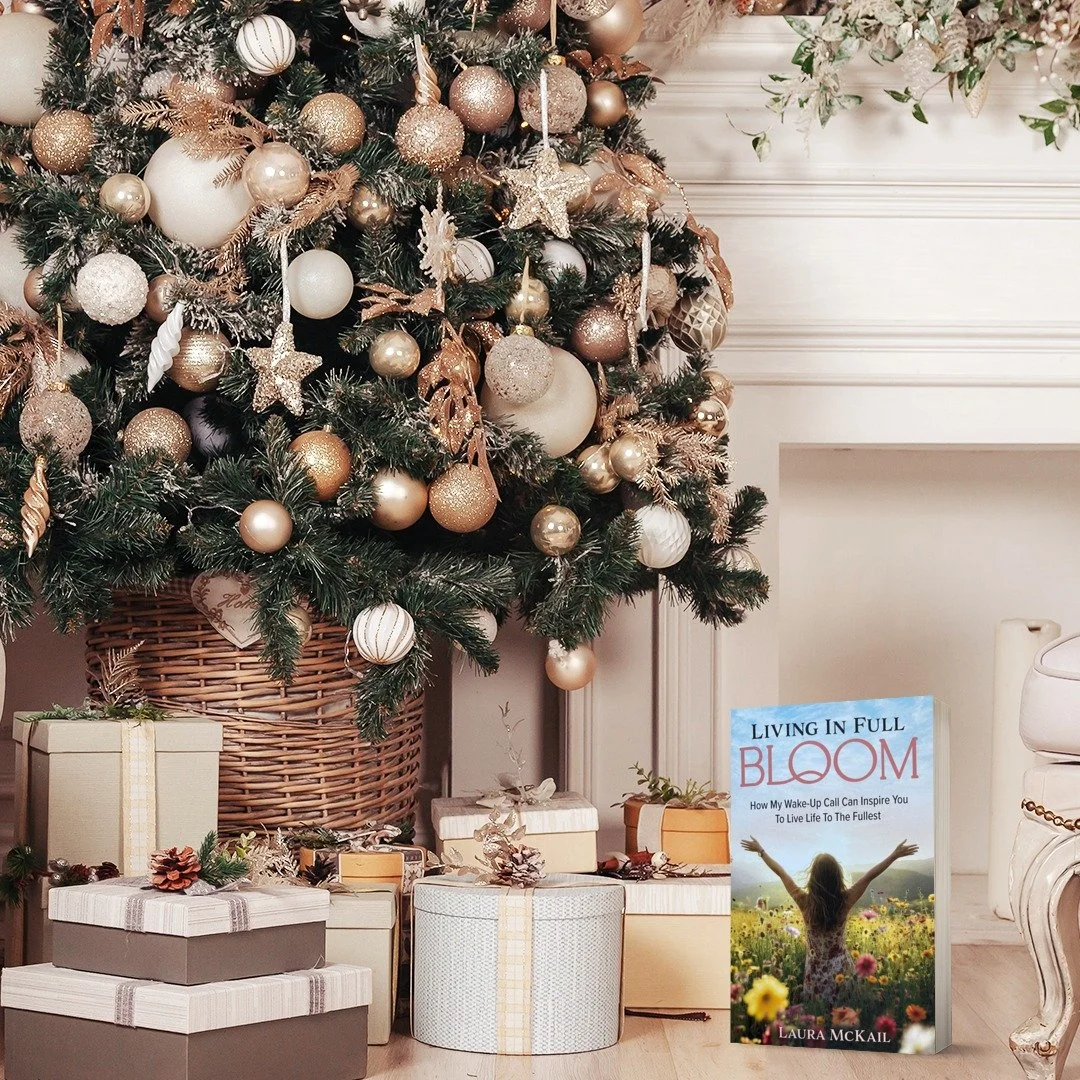 As the year comes to a close, I find myself reflecting on the gifts that mattered most &mdash; not the ones under the tree, but the ones life gave me:
✨ moments of connection
✨ lessons learned
✨ the courage to keep blooming

Living in Full Bloom was 