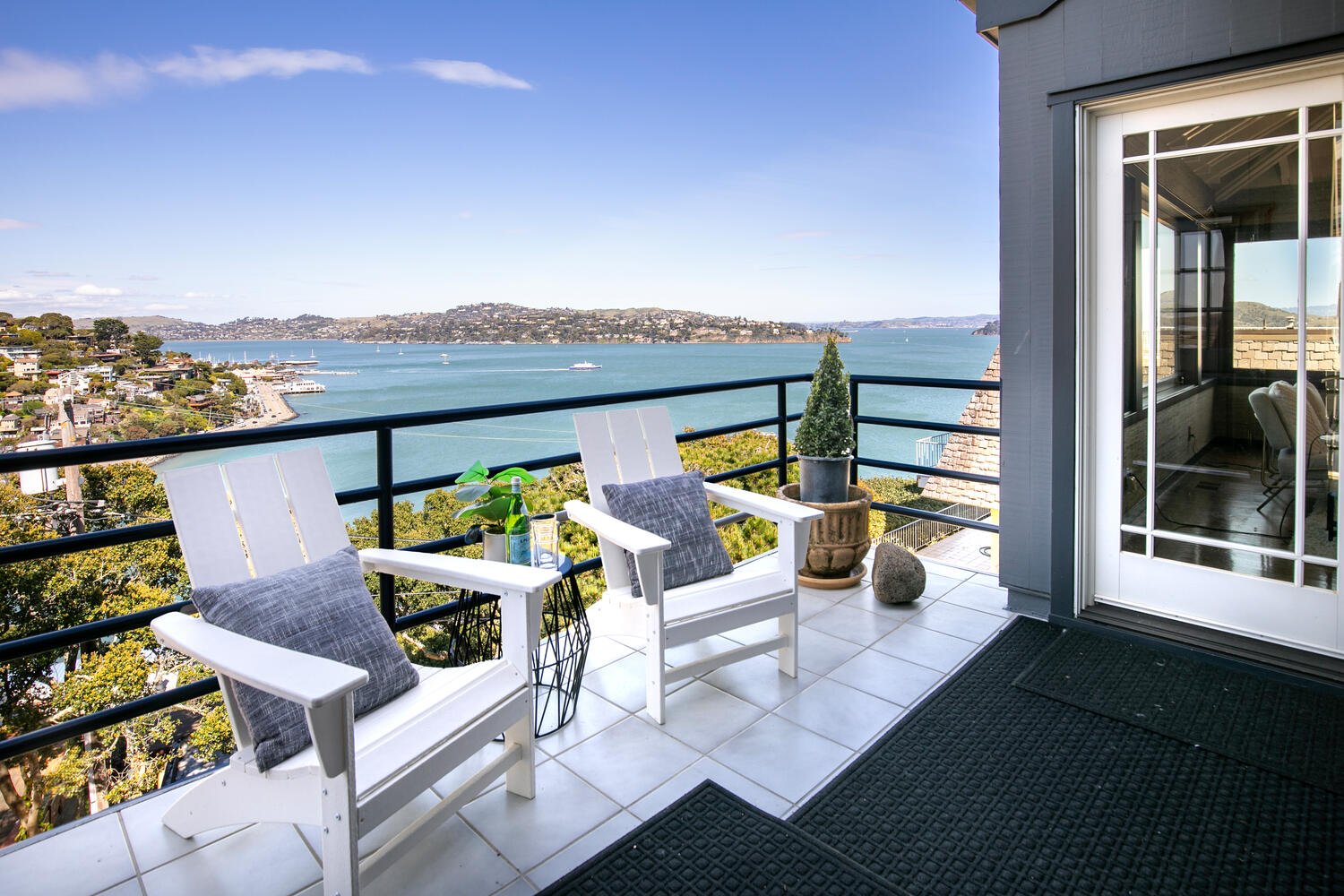 Balcony off Living Room-070-097-1500x1000.jpg