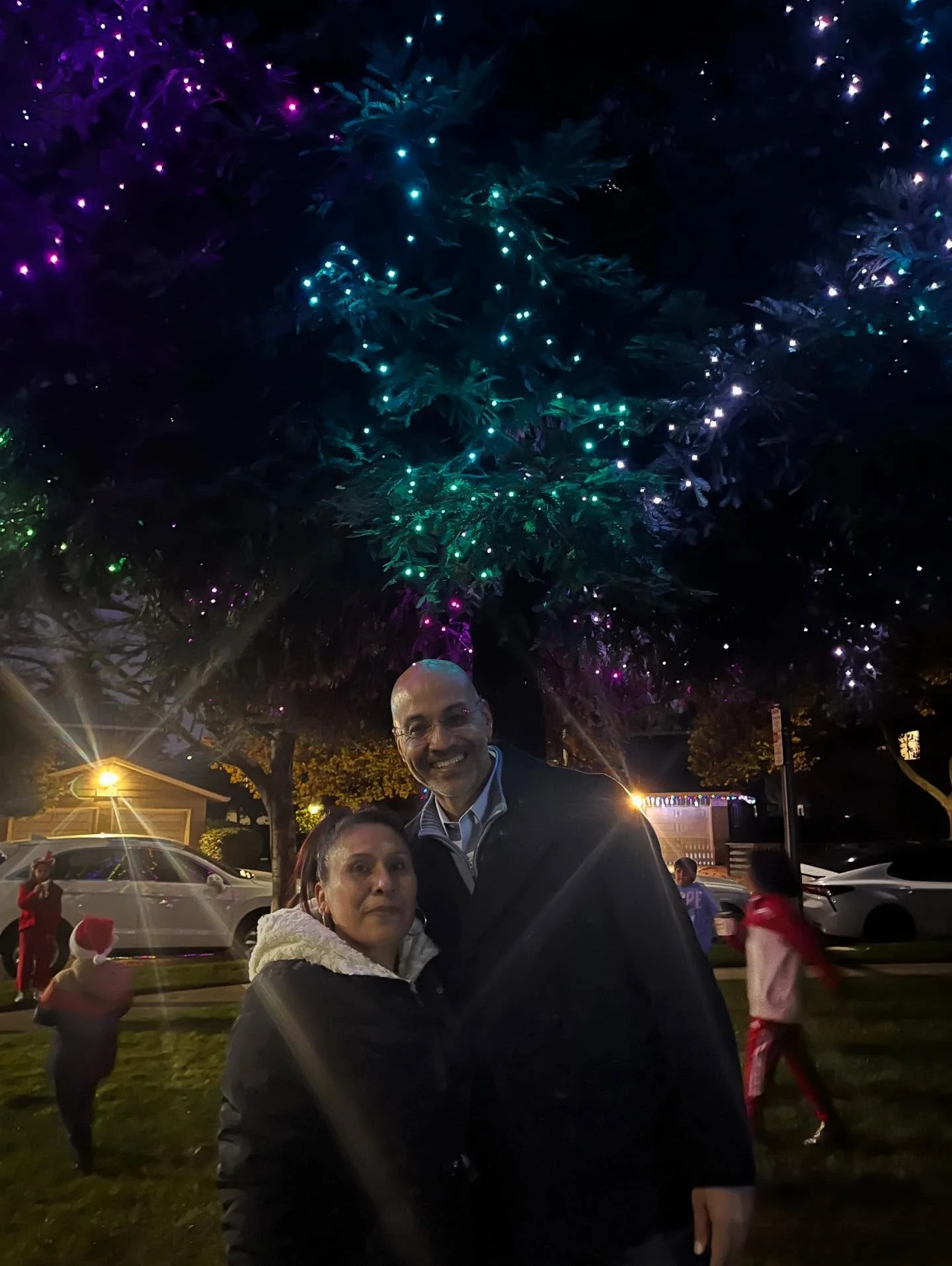 Last night marked the beginning of a wonderful new tradition for our Hoffman Via Monte neighborhood! We lit our community Christmas tree and enjoyed an evening filled with fun games, music, and a visit from Santa. It was a beautiful night of connecti