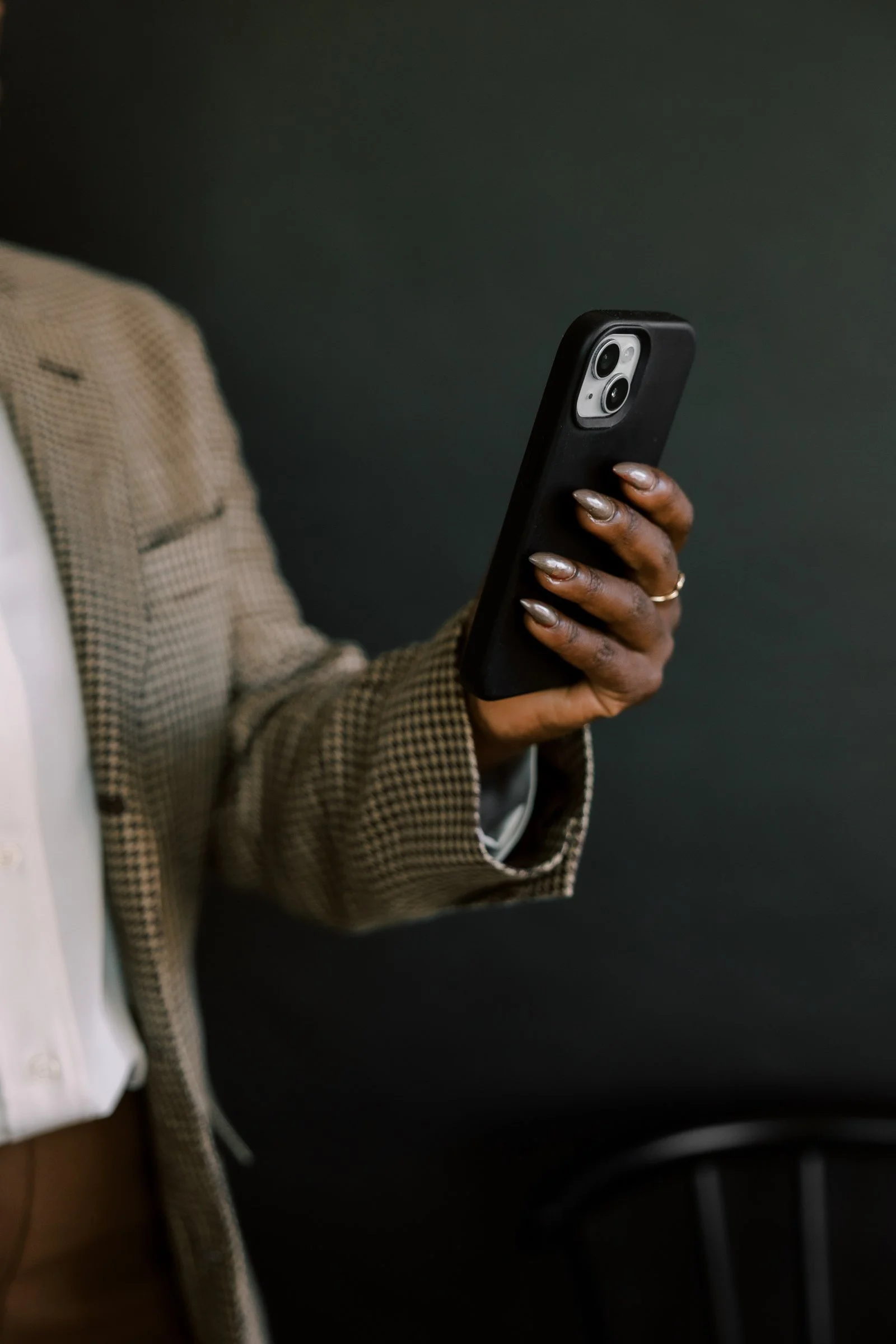 Why Storytelling Outperforms Hard Selling