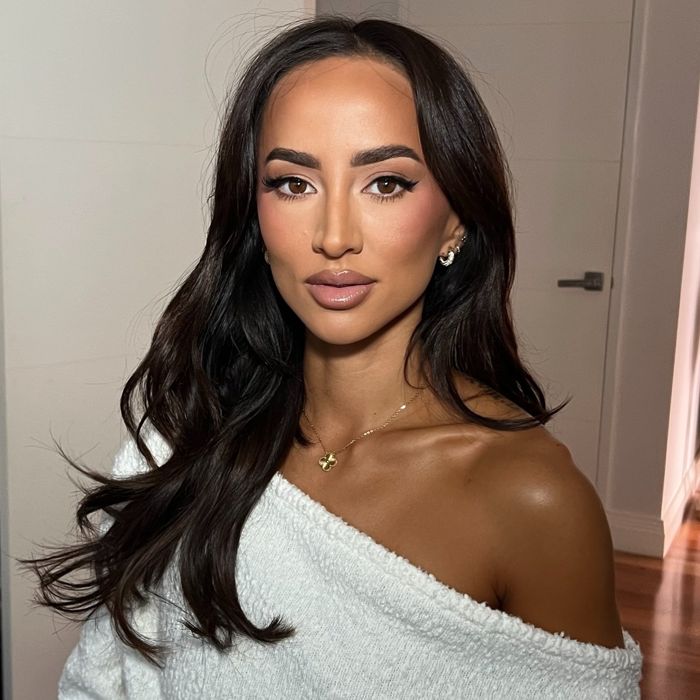Trying to find a caption for this absolutely beauty is hard! @_jordy_lee__ just has some damn fine genes 🥵❤️

Foundation is @charlottetilbury Airbrush Flawless and I must say every time I use it I notice just how smooth it really does make the skin!