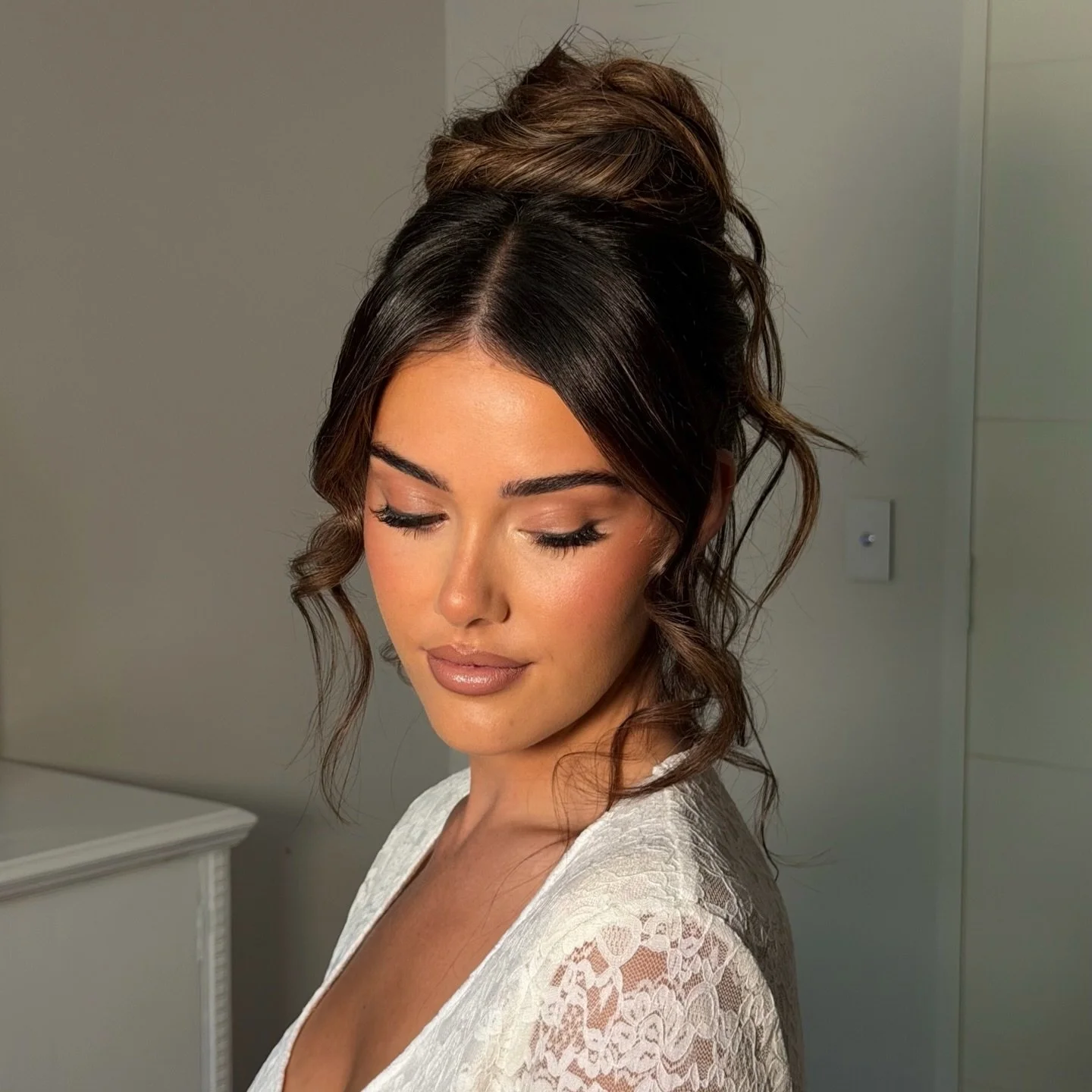 The most perfect bridal look! 💕

Babe @chloe_ella_barden 
Hair @bridesfordays_perth 

The brief was glowy, pretty with a Bridgeton esque feel for a bridal shoot 

#perthmua #perthmakeupartist #perthhairstylist #perthbride