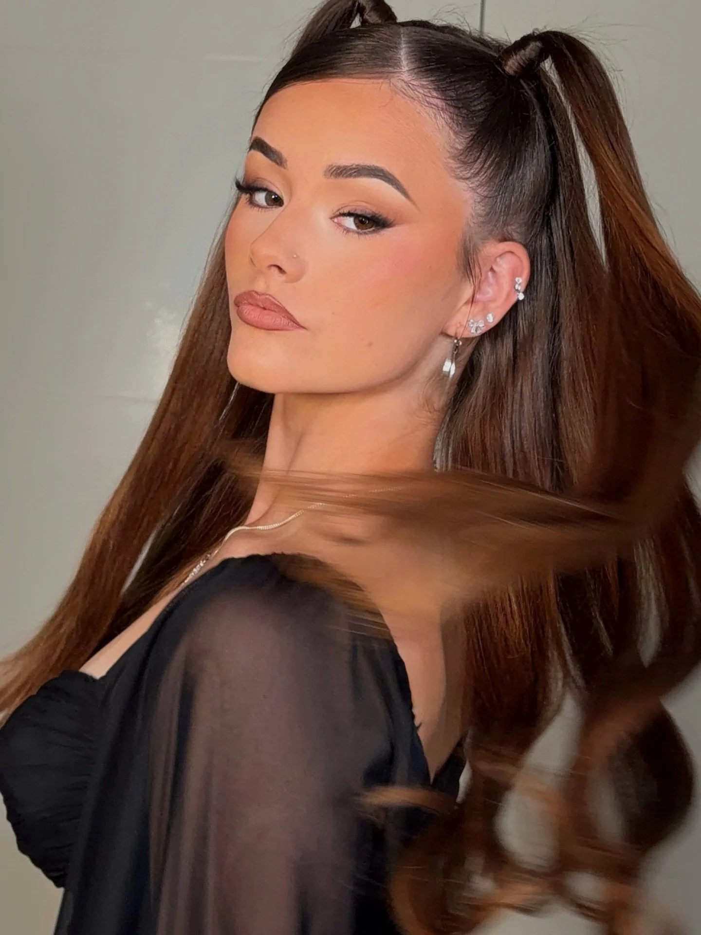 I&rsquo;m obsessed with this action shot @madisonmawford 

Hair by the coolest @bridesfordays_perth 

#perthmua #perthmakeupartist #perthhairstylist