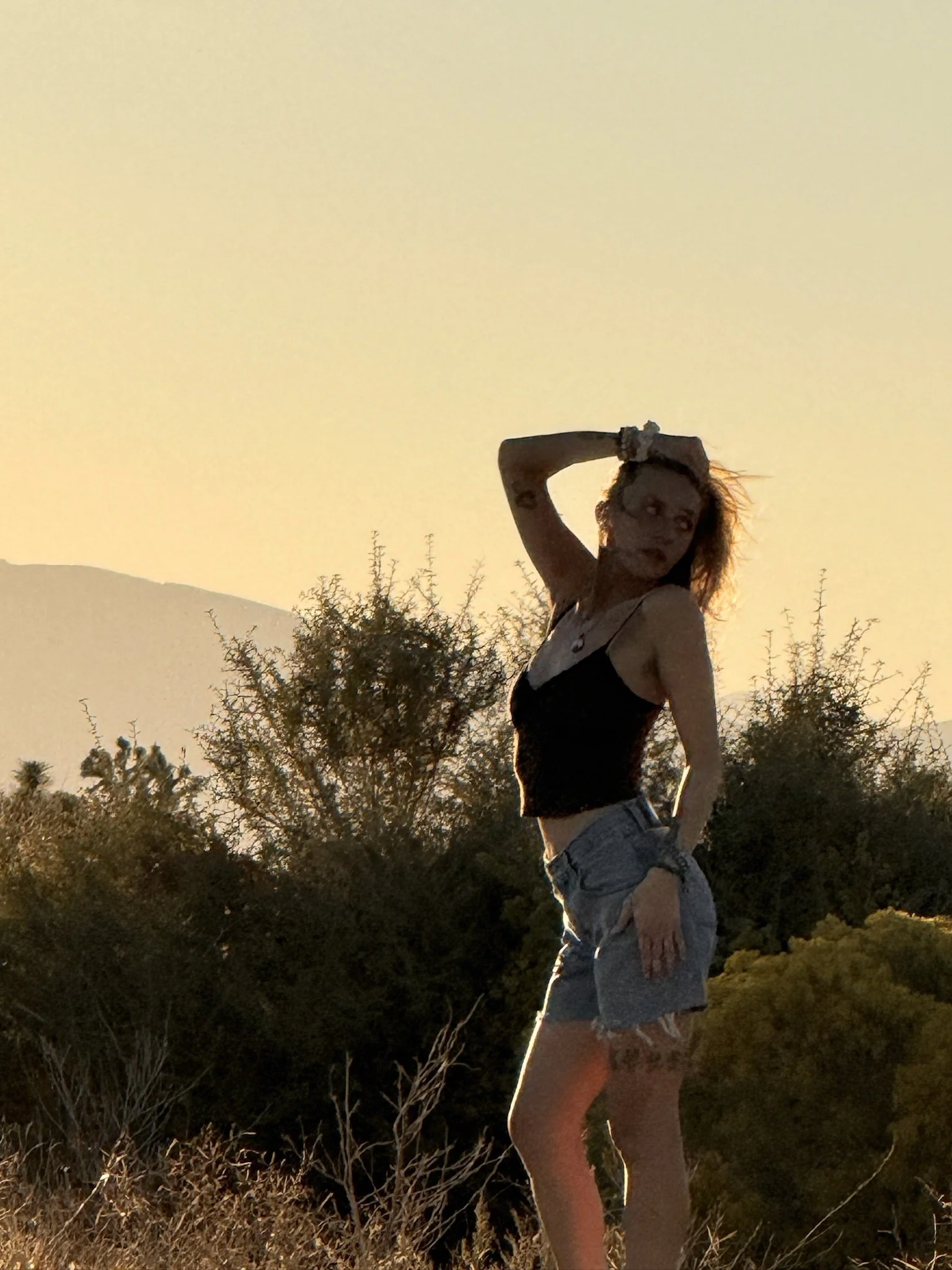 Somebody      Tell Her