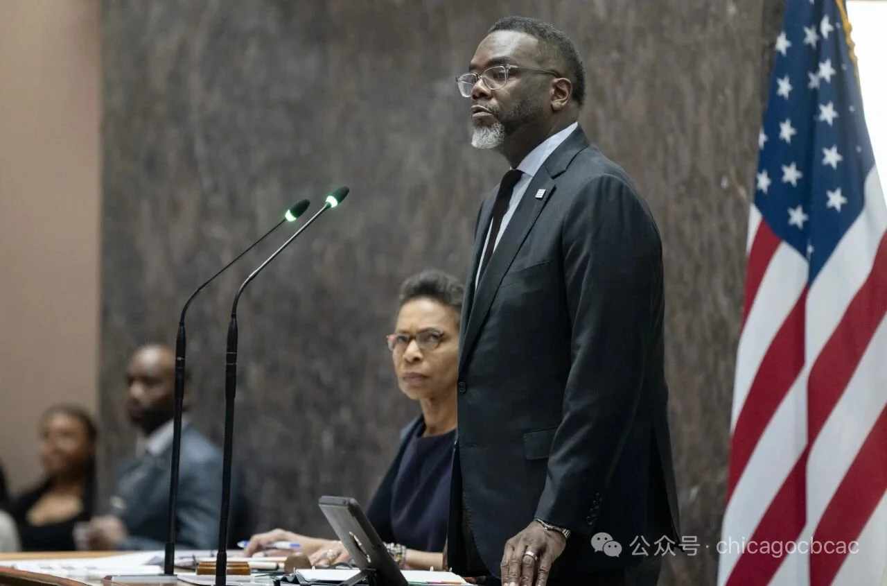 市議會通過預算收入法案：拒絕人頭稅，不提高垃圾回收費