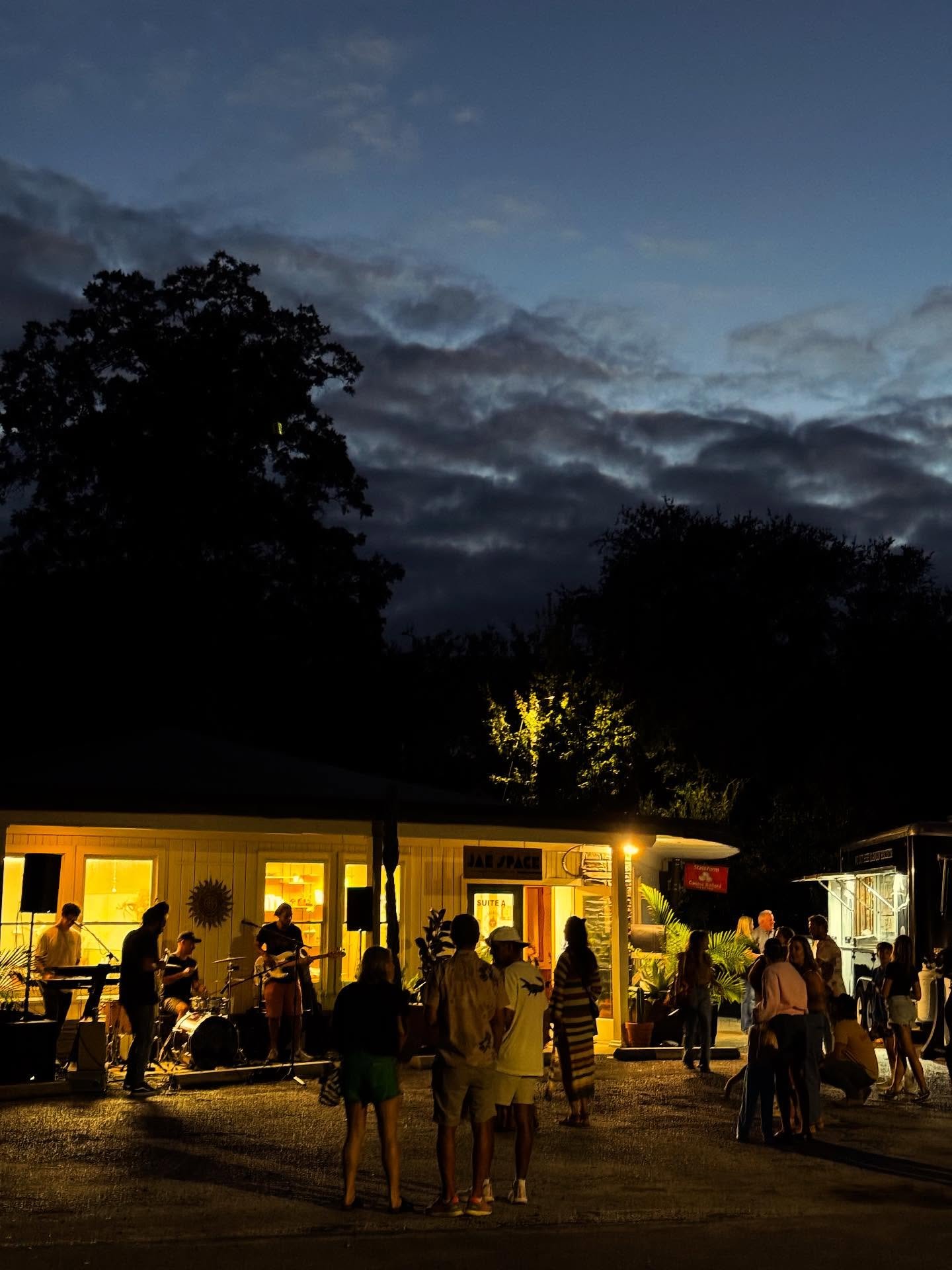 What a fun night! Thank you @anna_krepelka for being here and hosting your one year anniversary party (at jae space) for @charlestonlashandbrow! Thank you @laytonmeachammusic and @aandylink for playing. Thank you @thebiscuitshed for the delicious foo