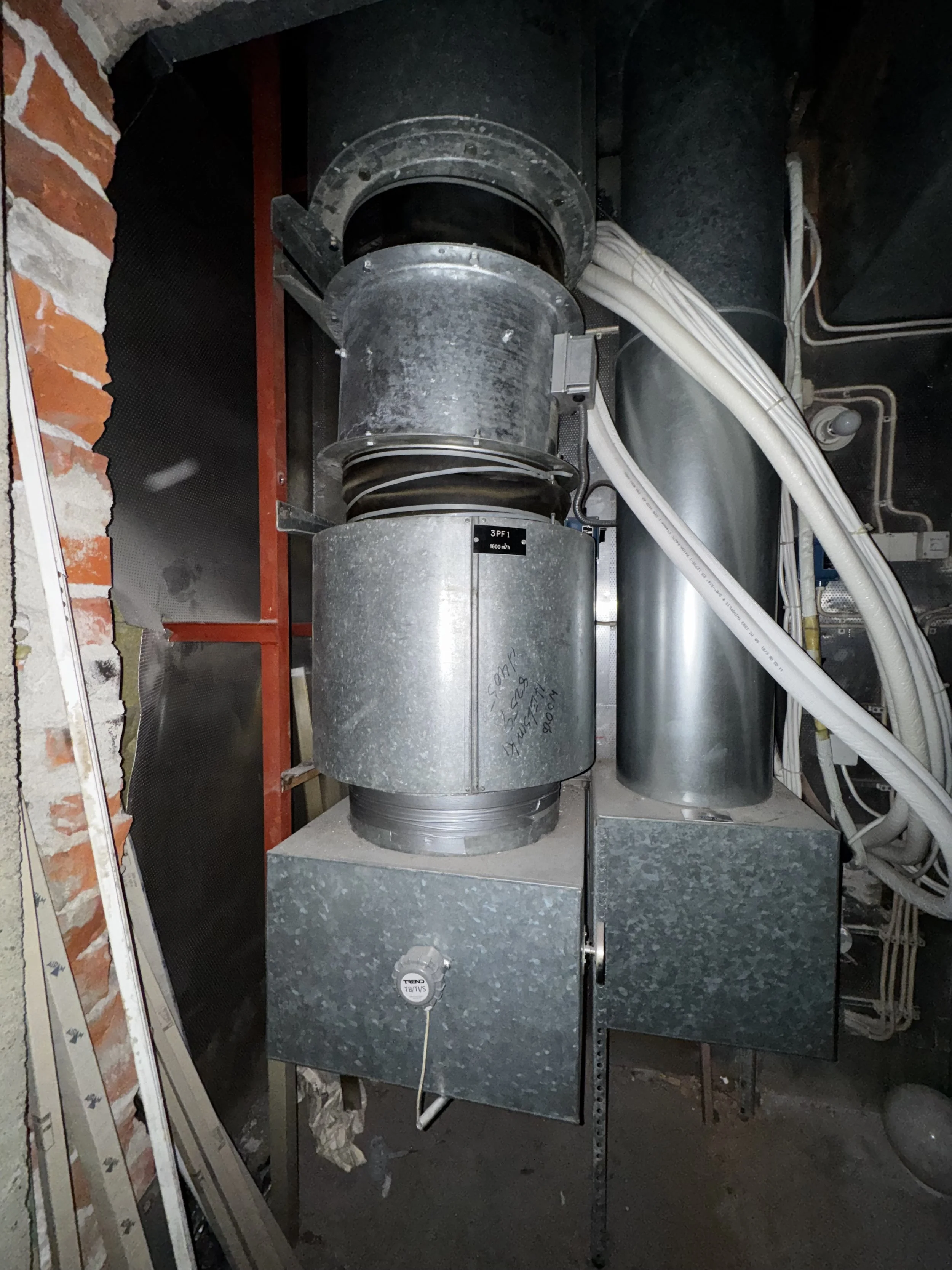 Huoltotyöt jokaiselle ilmanvaihtolaitteelle.