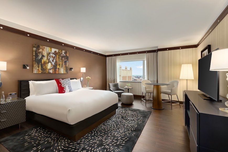 sofitel bedroom.jpeg