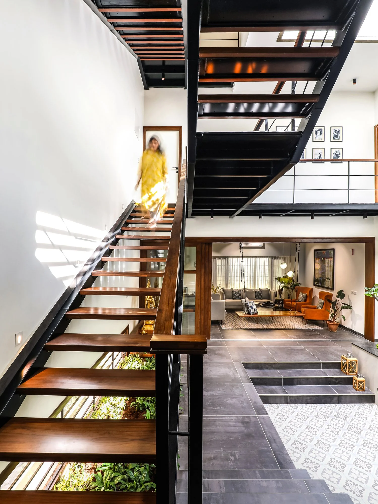 09 Staircase.jpg