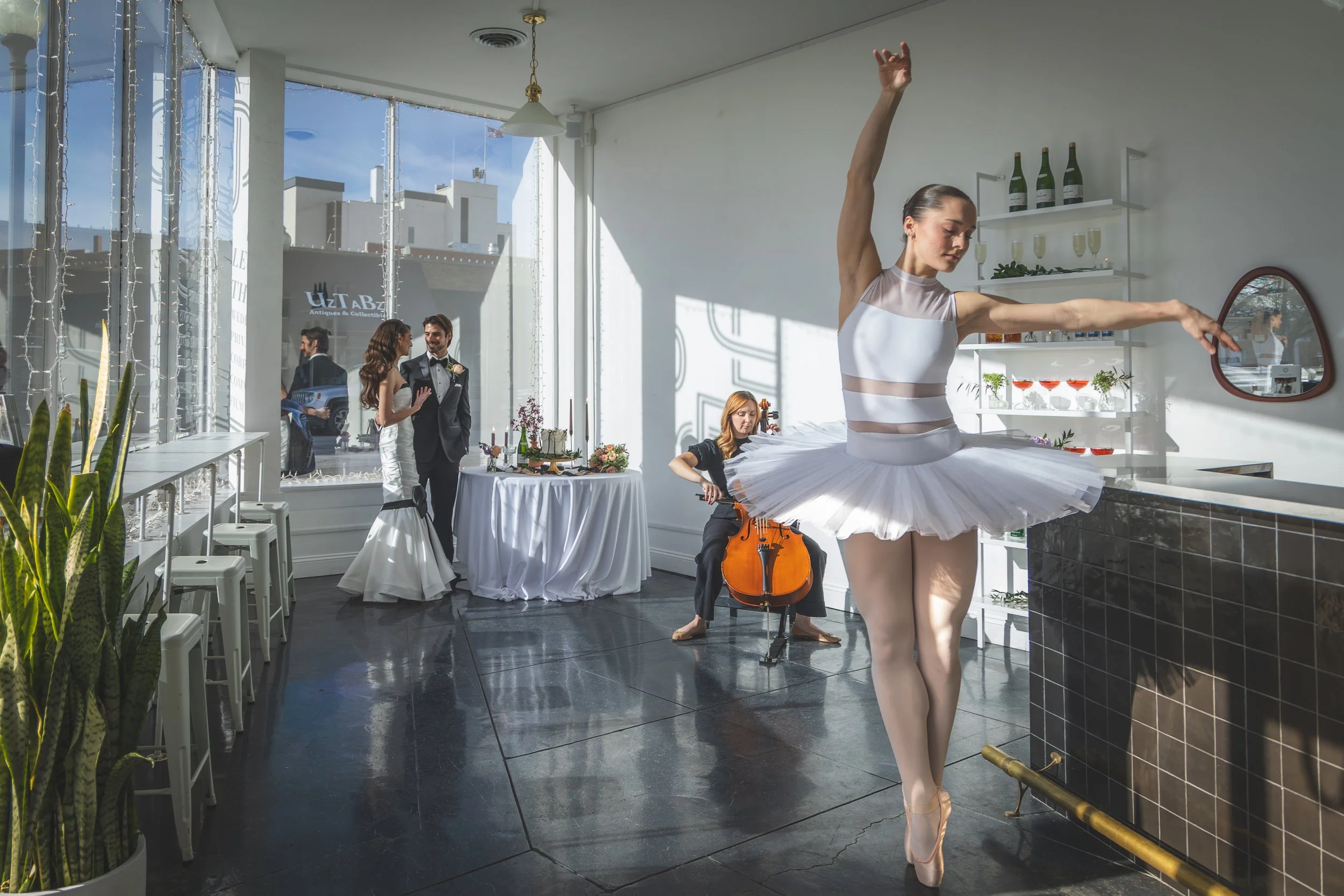kansas-city-luxury-wedding-photographer-ballet-cello-weddin-at-the-delaware6.jpg