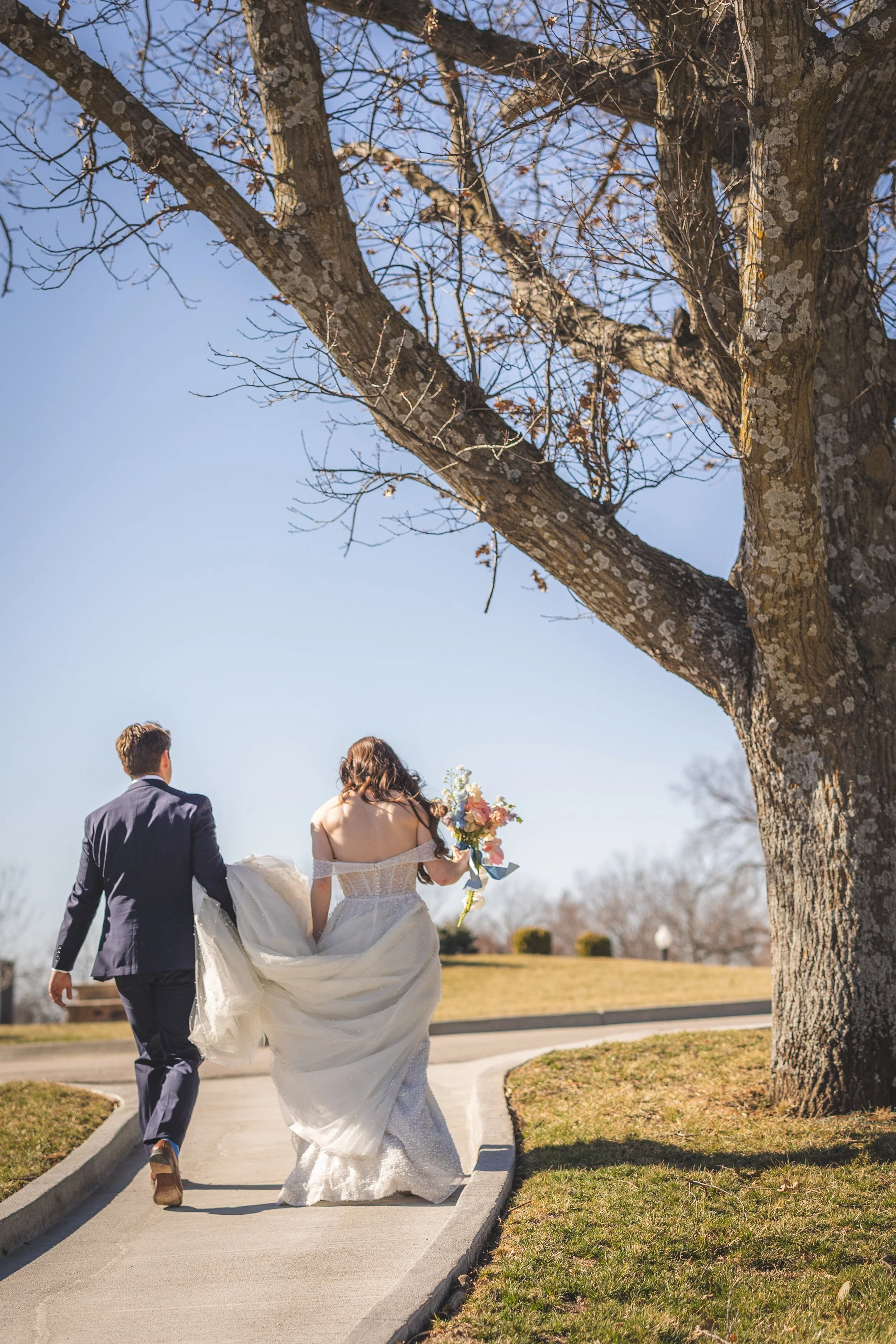 oakwood-country-club-bride-groom-outside.jpg