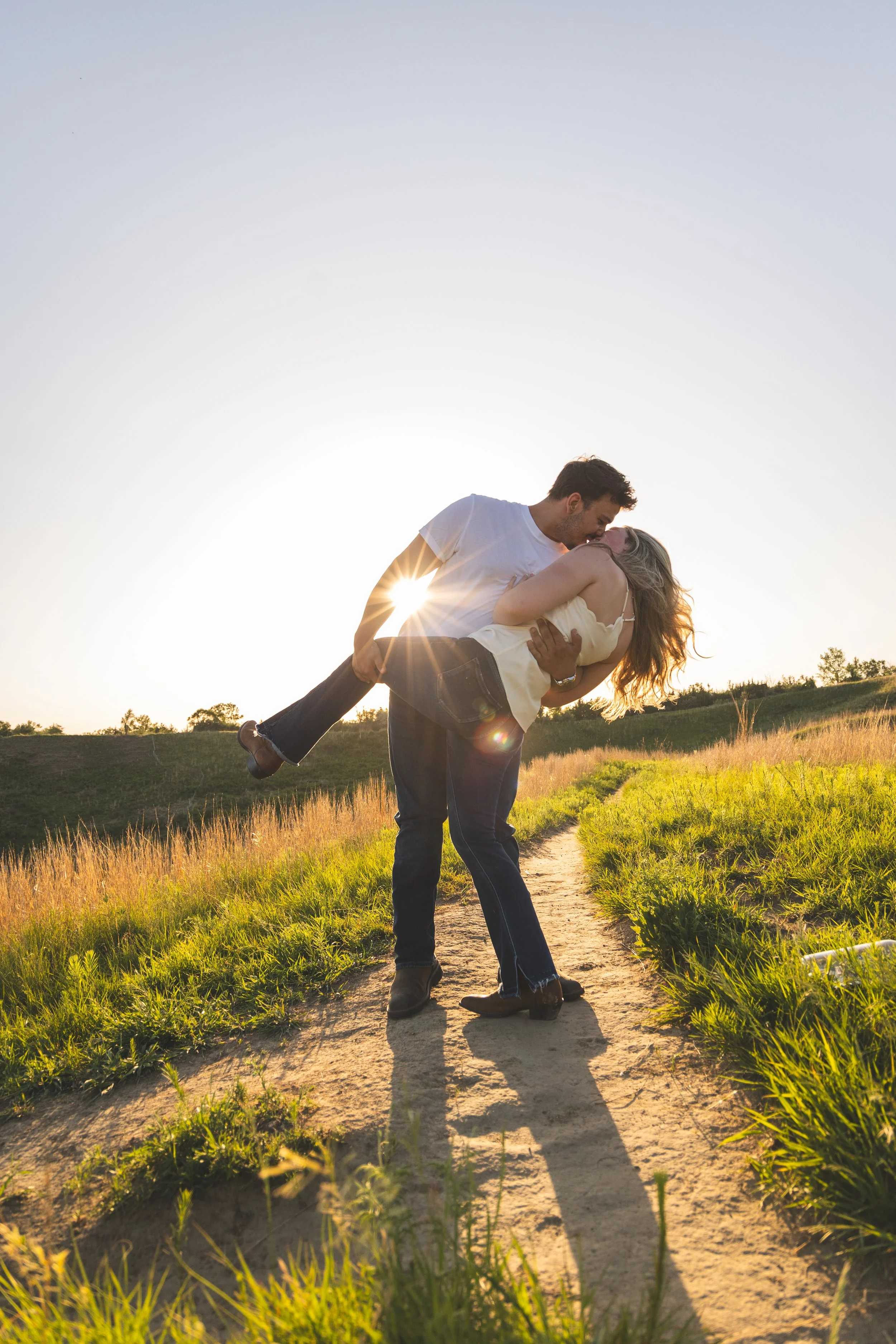 midwest-engagement-golden-hour-flower-fields28.jpg