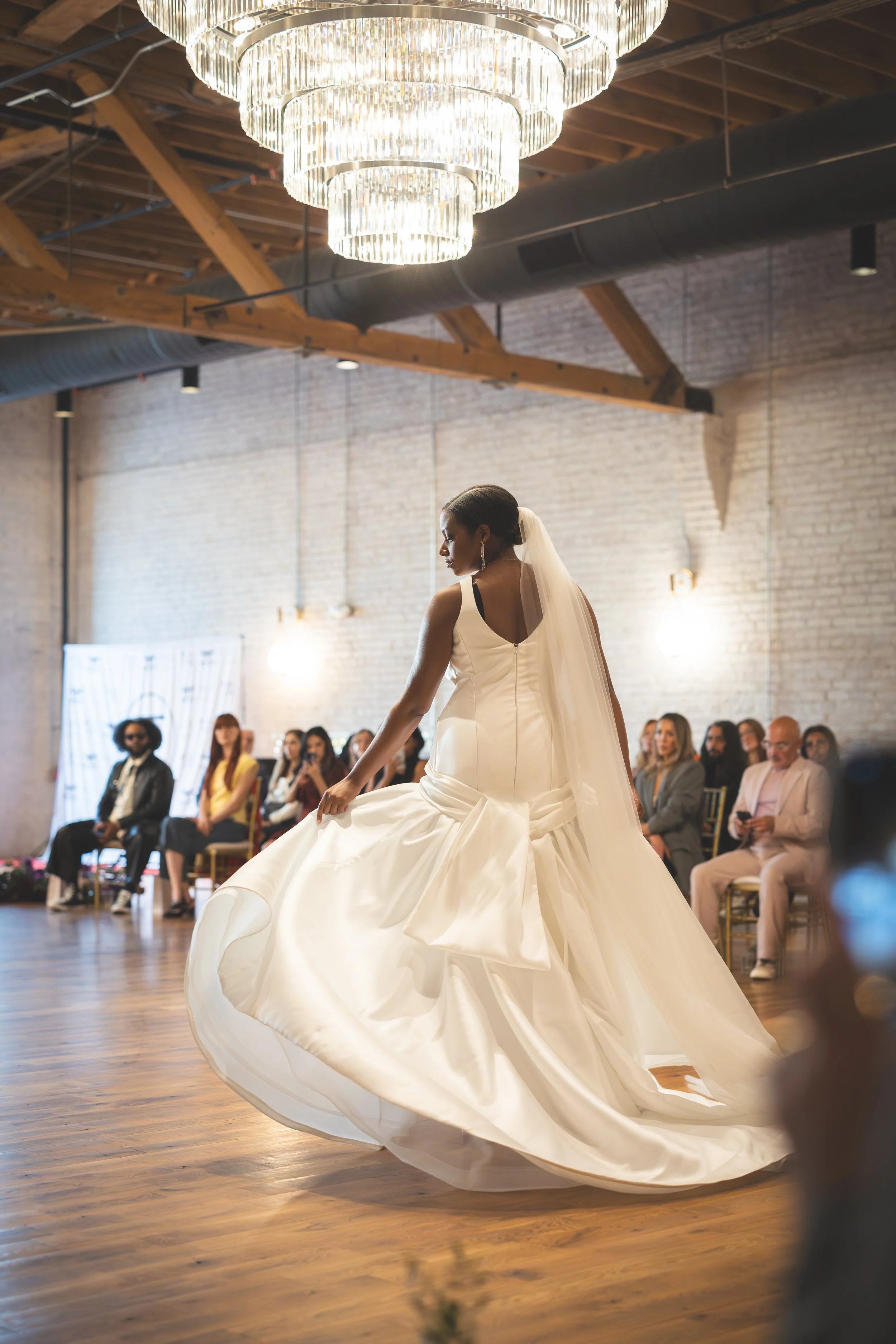 mandee-reid-photography-elu-by-elon-the-bardot-kansas-city-fashion-show15.jpg