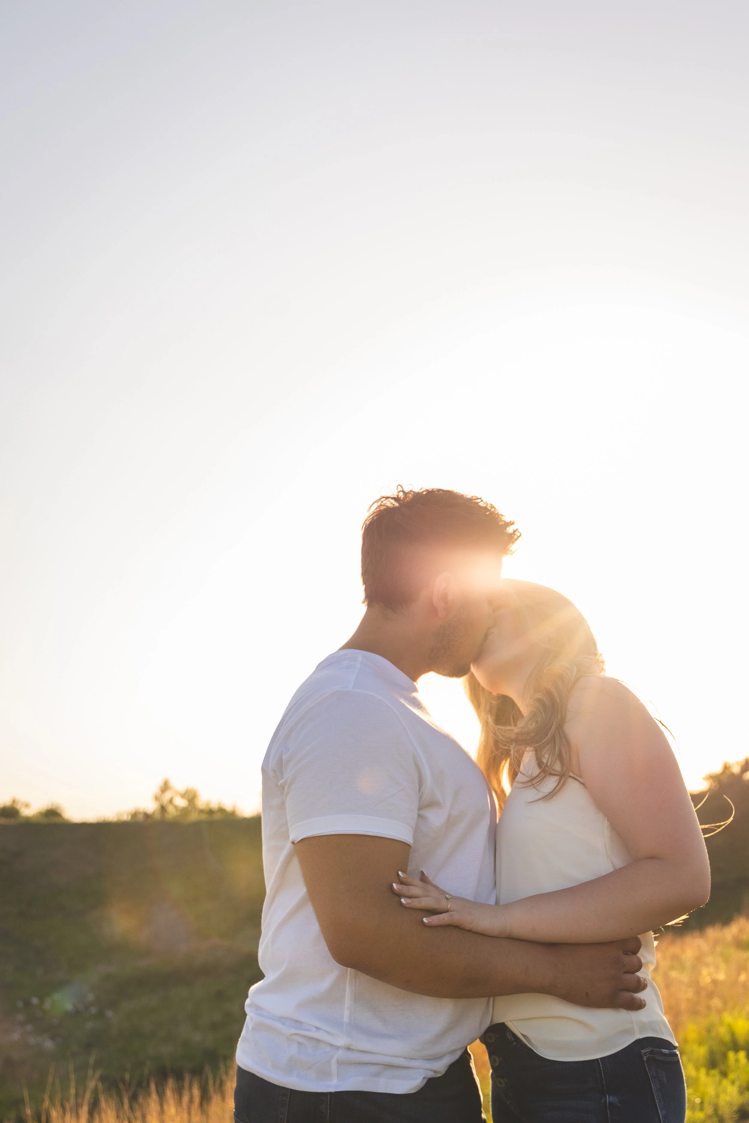 midwest-engagement-golden-hour-flower-fields29.jpg
