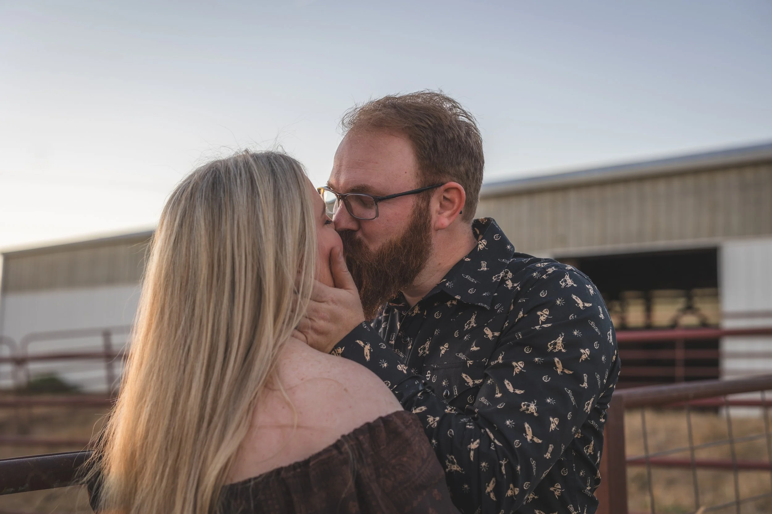 kansas-city-lifestyle-couples-session-horses-hunting-dogs21.jpg