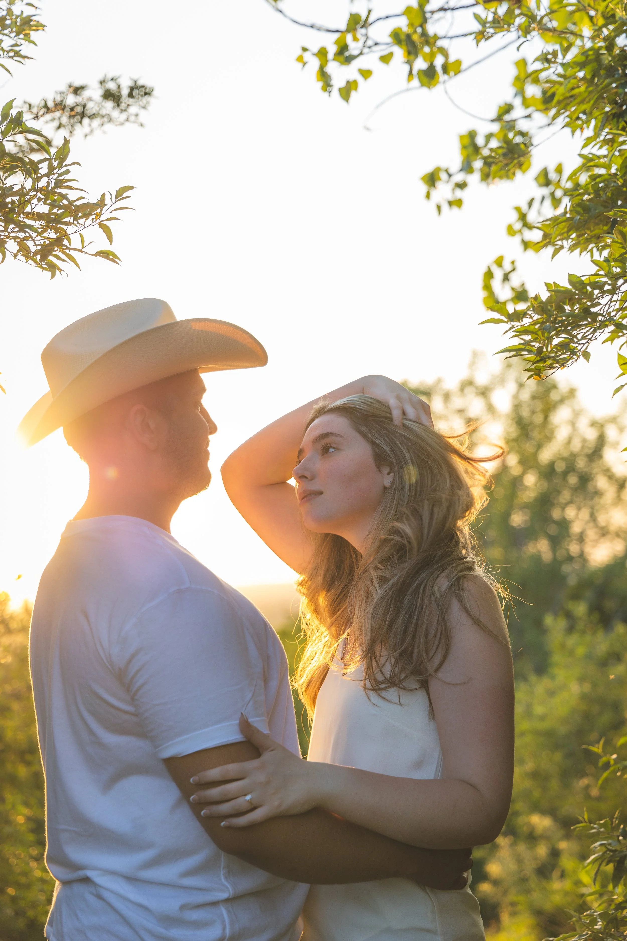 midwest-engagement-golden-hour-flower-fields38.jpg