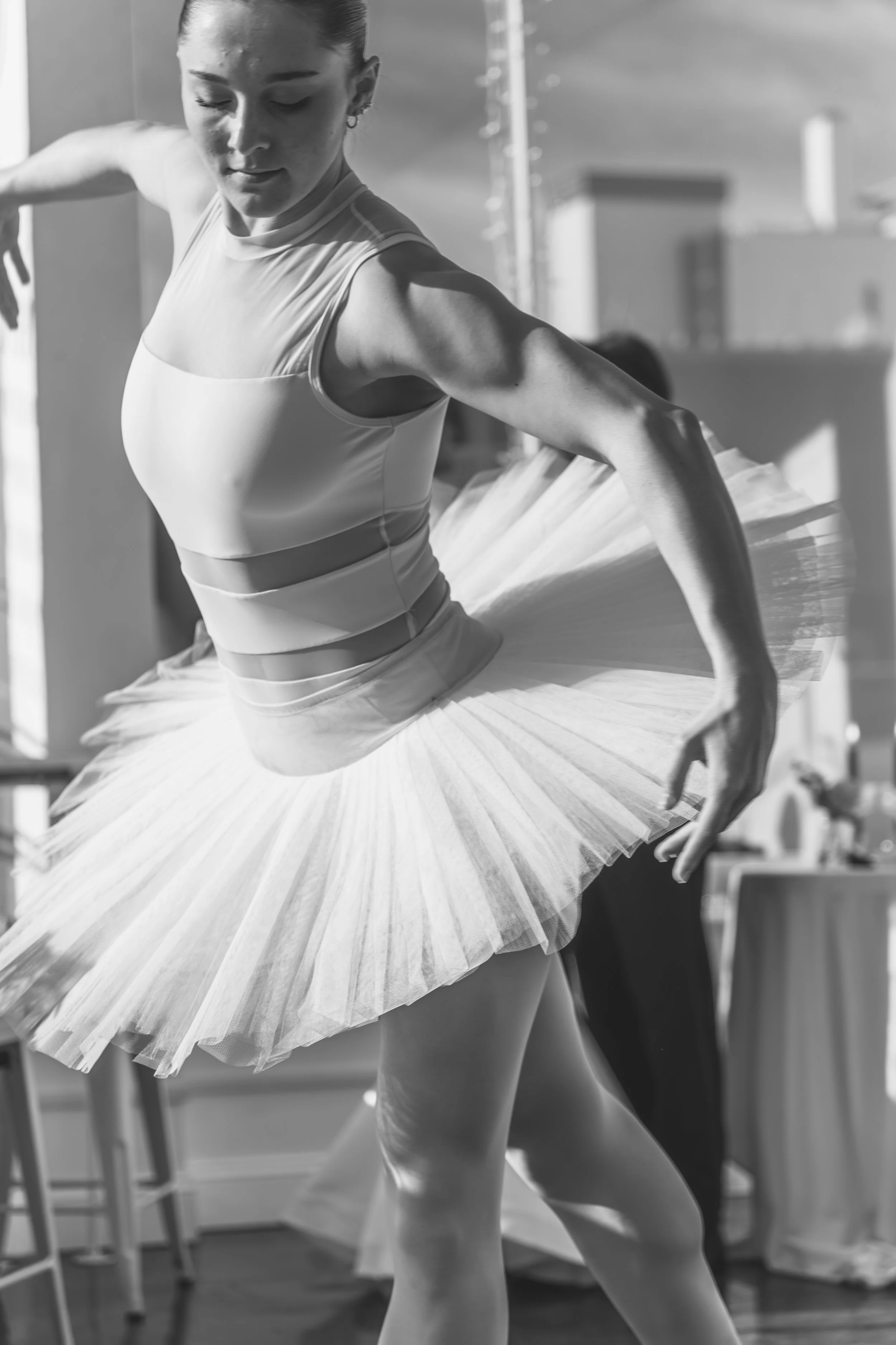 kansas-city-luxury-wedding-photographer-ballet-cello-weddin-at-the-delaware8.jpg