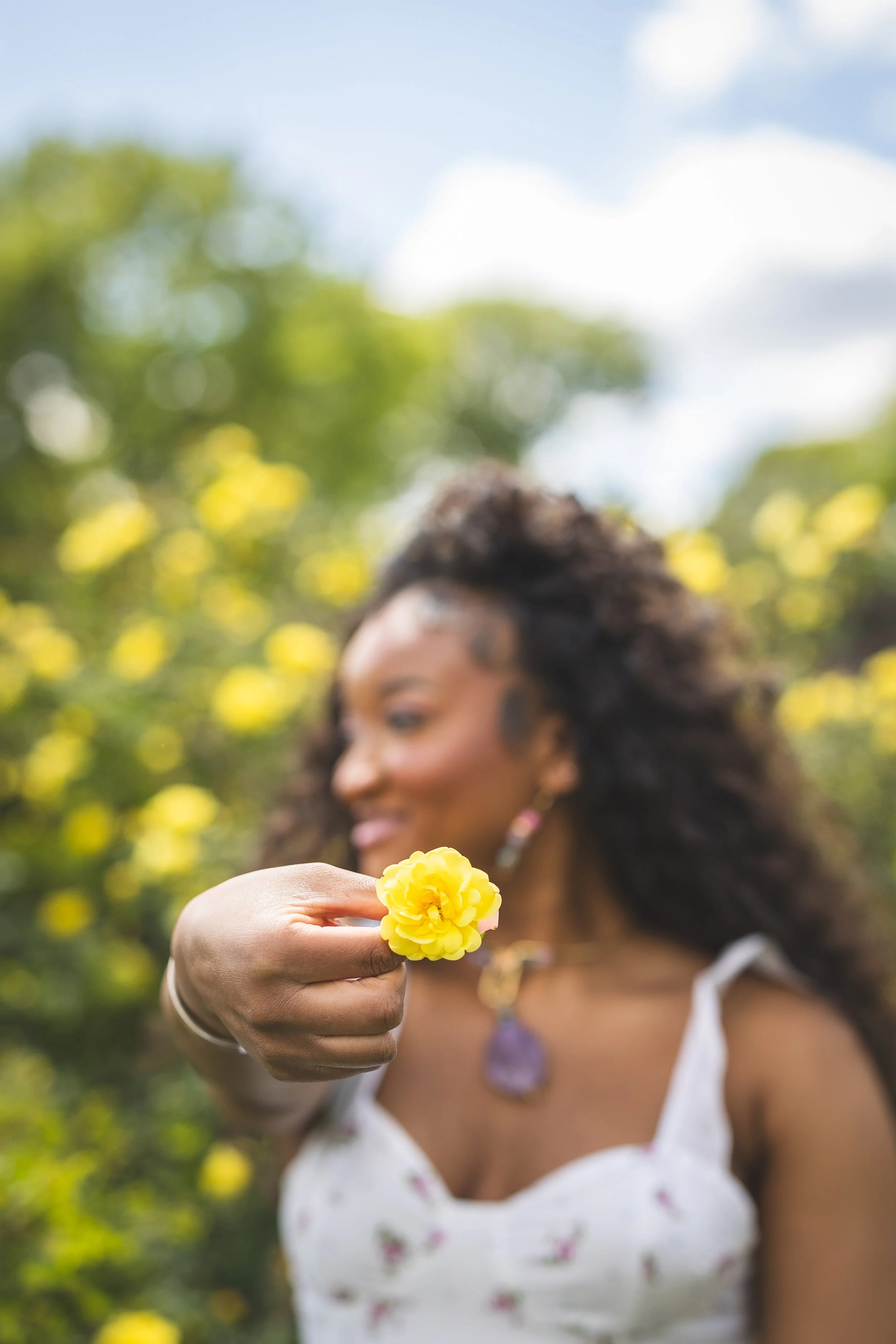 kansas-city-loose-park-senior-flowers5.jpg