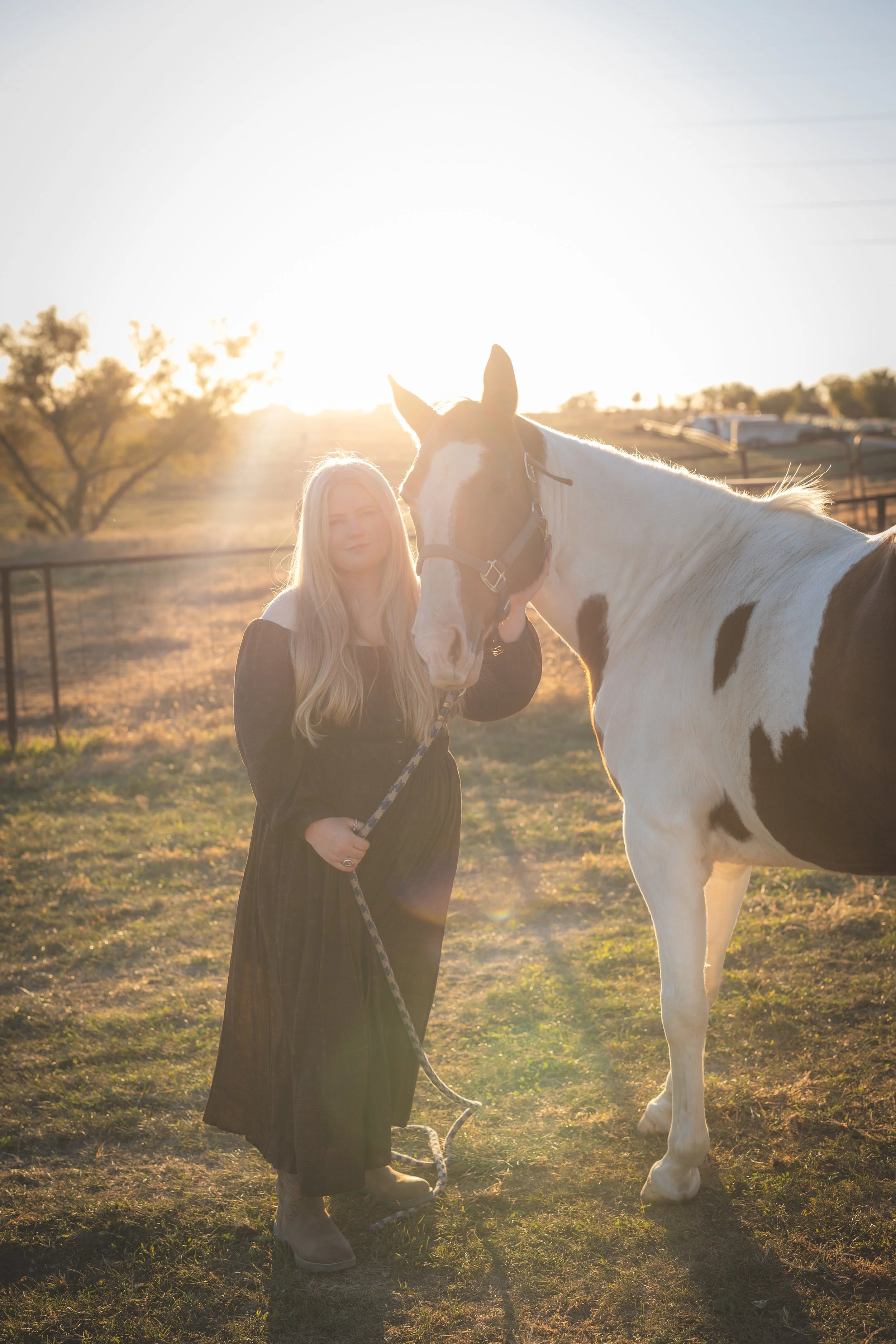kansas-city-lifestyle-couples-session-horses-hunting-dogs14.jpg