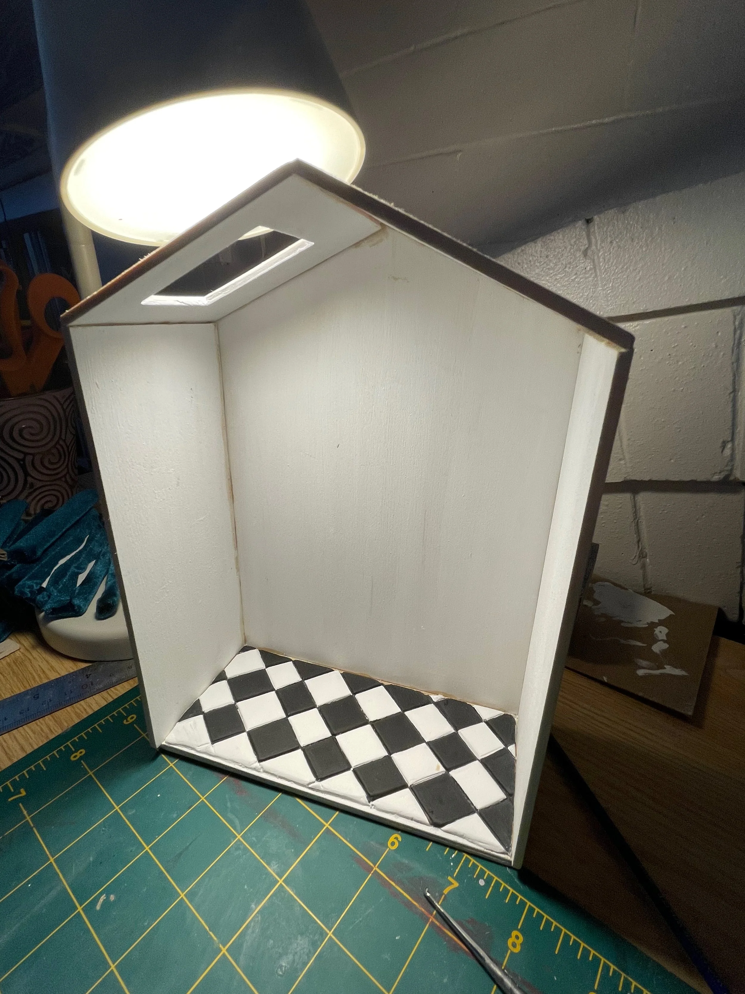 The cozy niche | Fabricator & painter