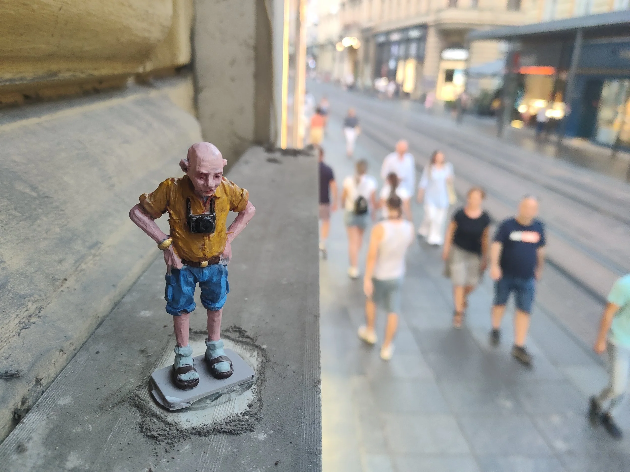 Pomrčina cementa_Isaac Cordal_foto Isaac Cordal 1.jpg