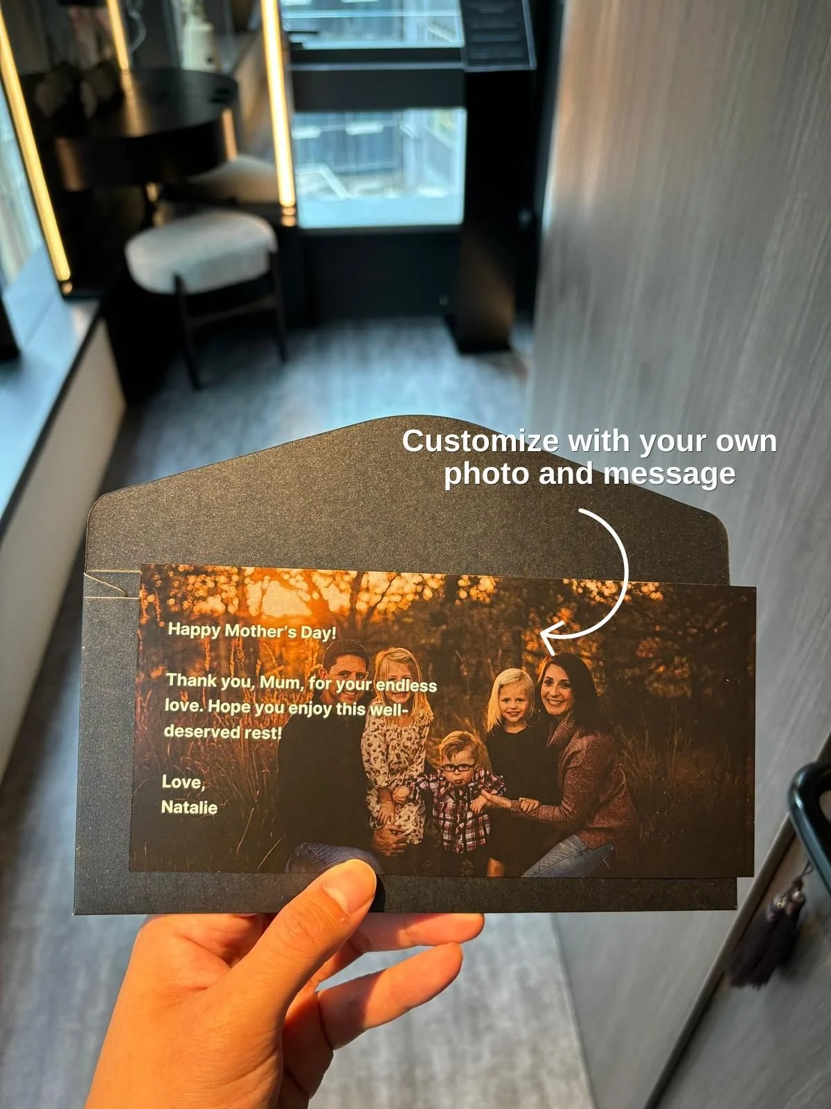 Thunder Massage silent massage gift voucher for Central Hong Kong. It is fully customizable with your own photo and messsage. Making the perfect gift for loved one or corporate.
