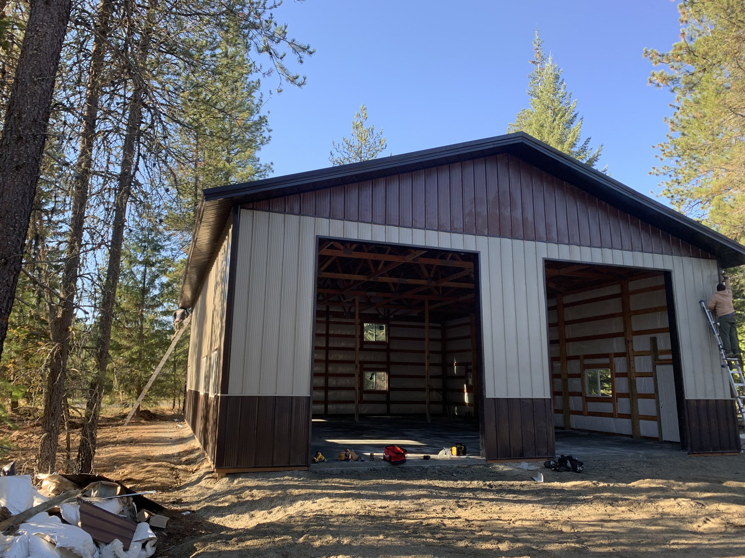 'Pole building that is three color in athol id