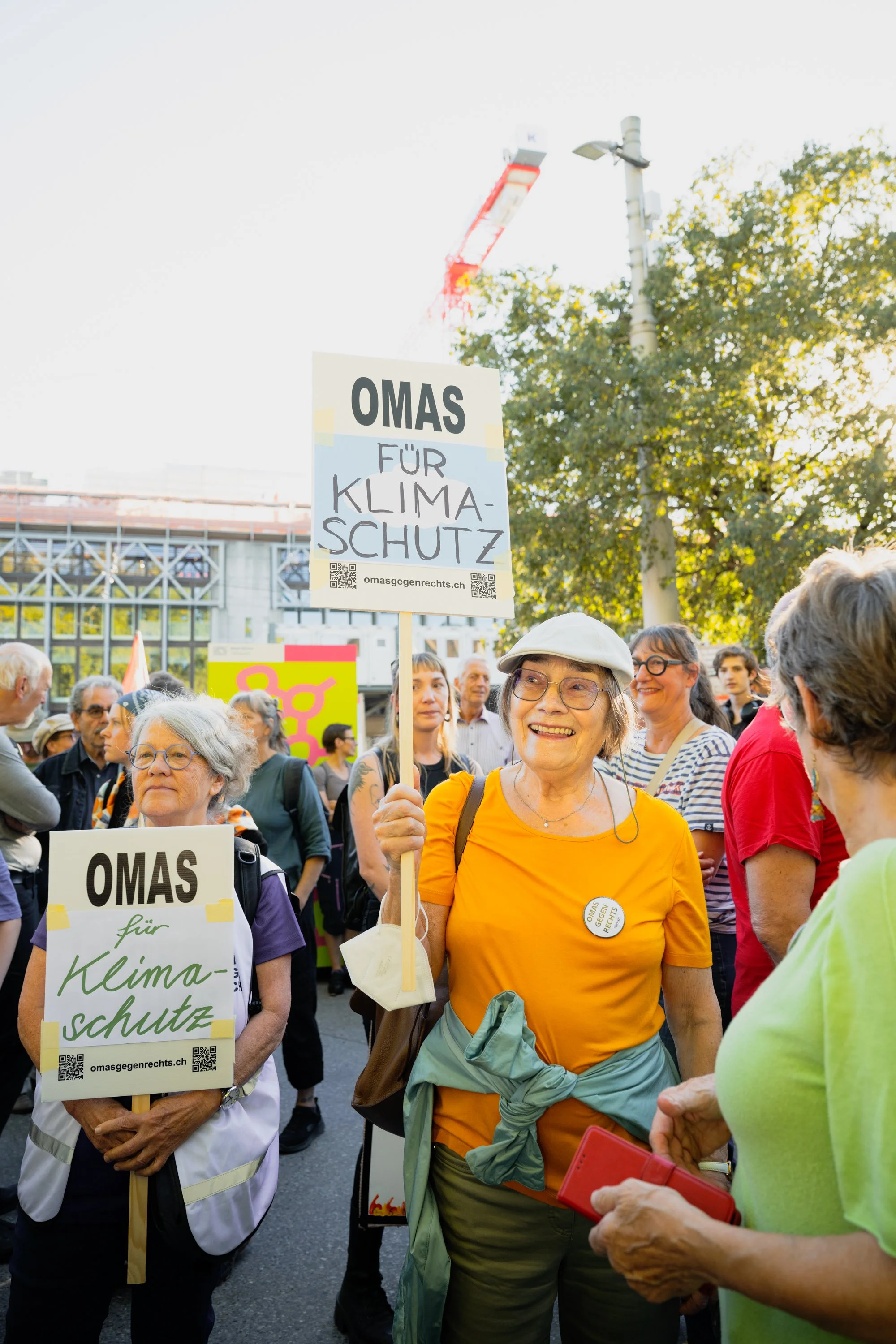 Omas gegen Rechts Schweiz an der Klimademo Zürich, 25.09.2026, Bild: Inci Satir