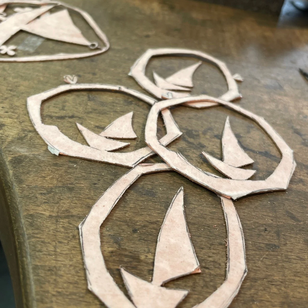 
freihand ausgesägte Werkstücke