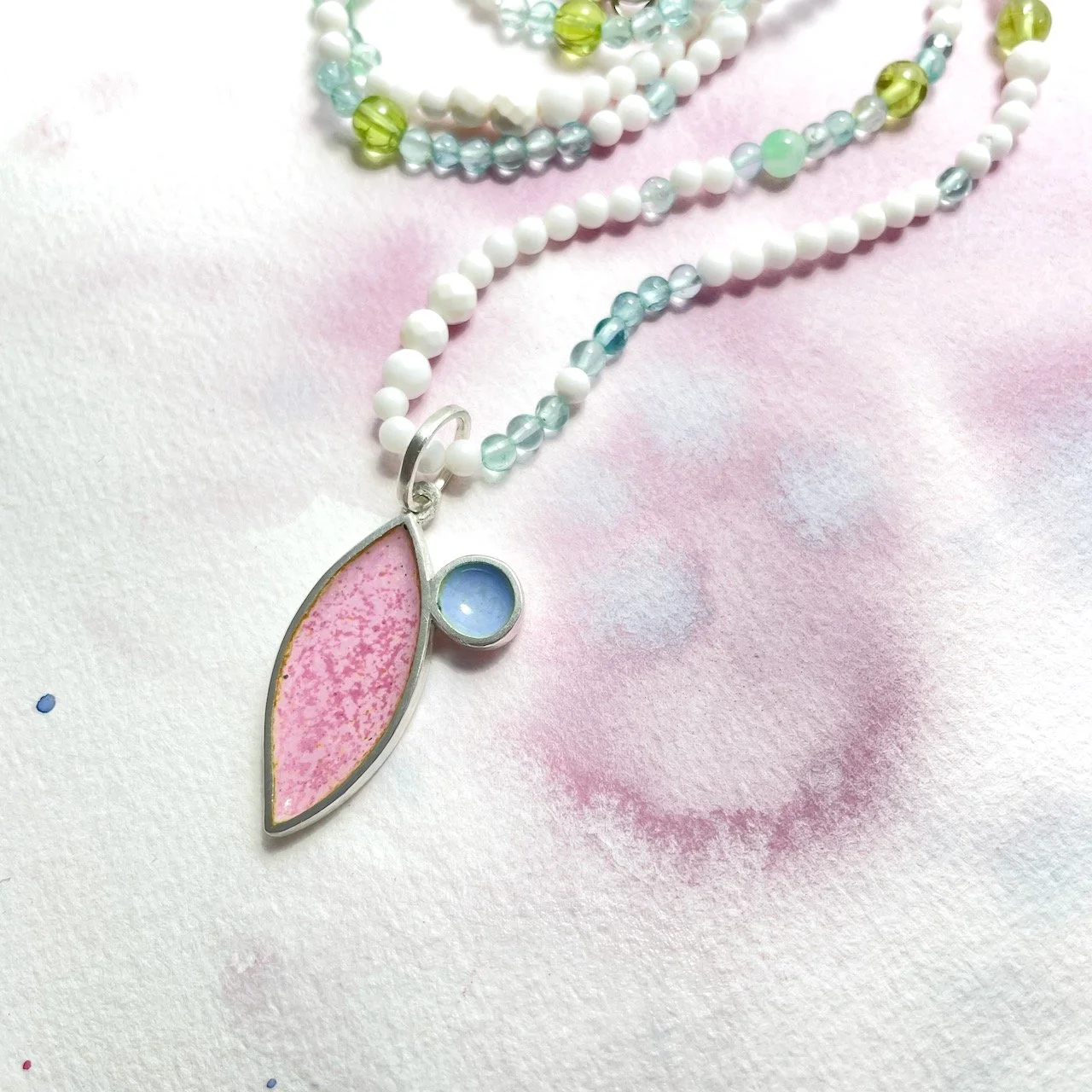 Kette: Aqua-Mix 80 cm, ab 149,- Anhänger 220,-