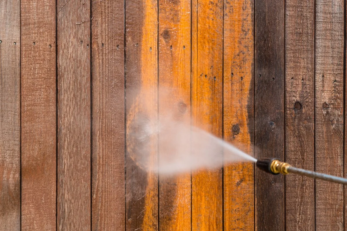 The-Biggest-Benefits-Offered-by-Pressure-Washing-Your-Fence.jpg