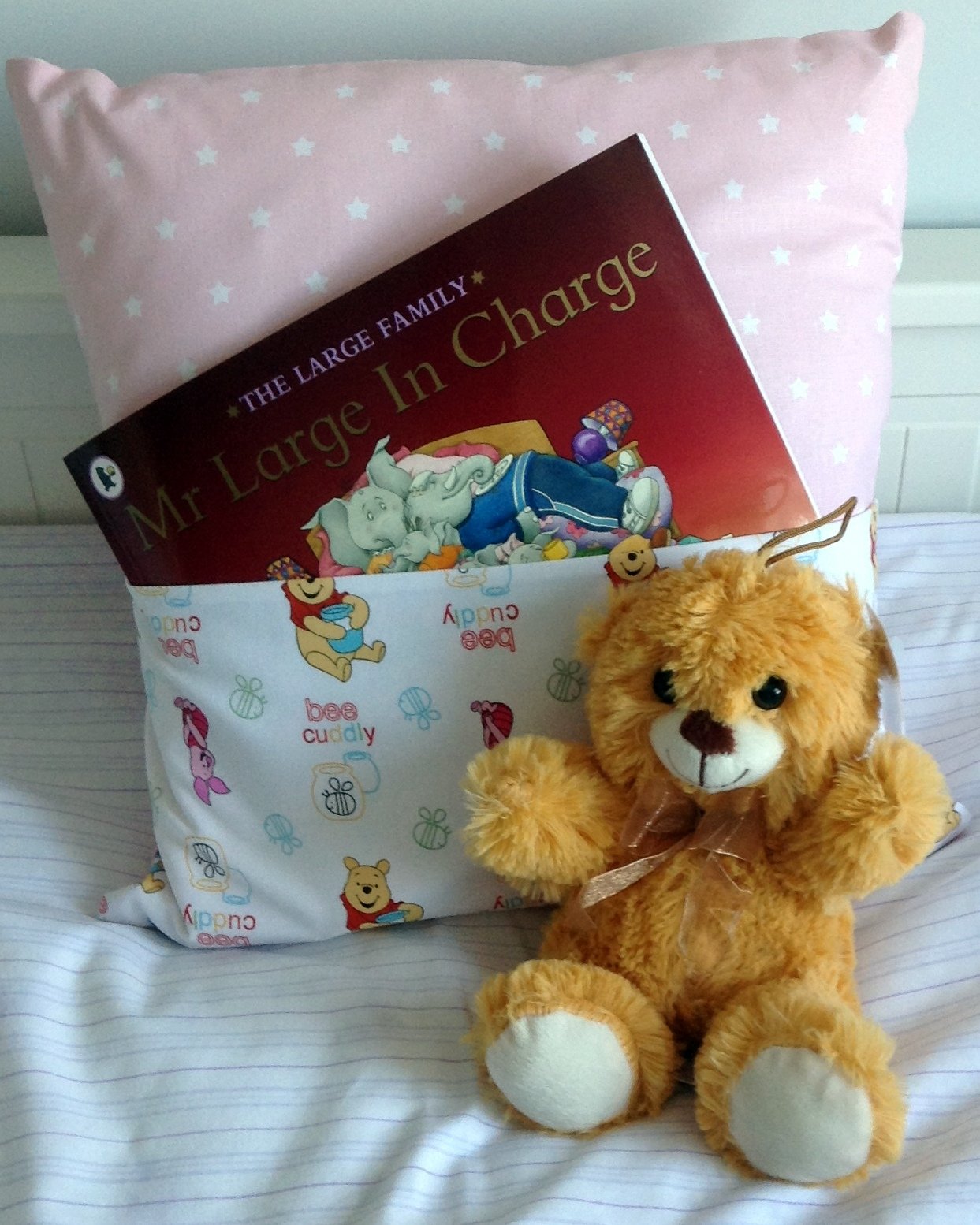 Cushion with book pocket