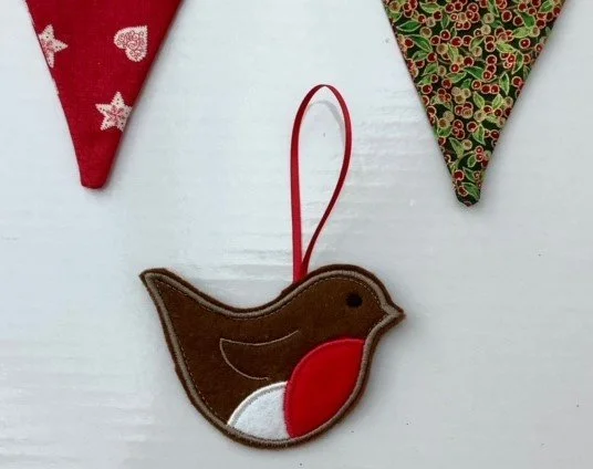 Robin tree decoration