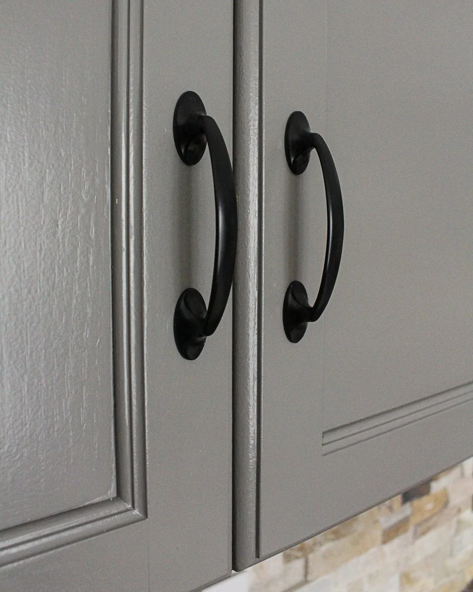How-To-Paint-Kitchen-Cabinets_-12.jpg